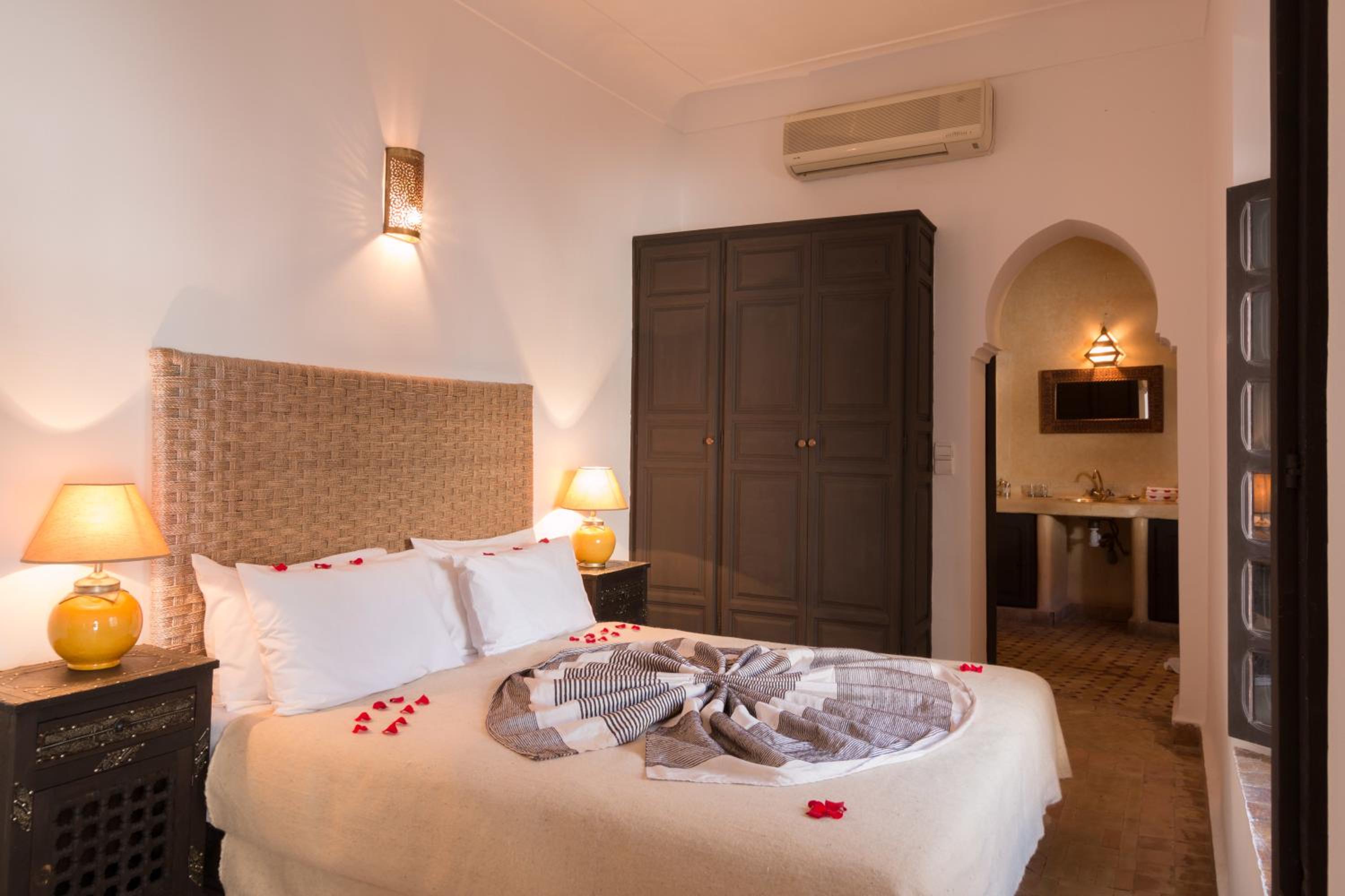 Suite - Photo 12