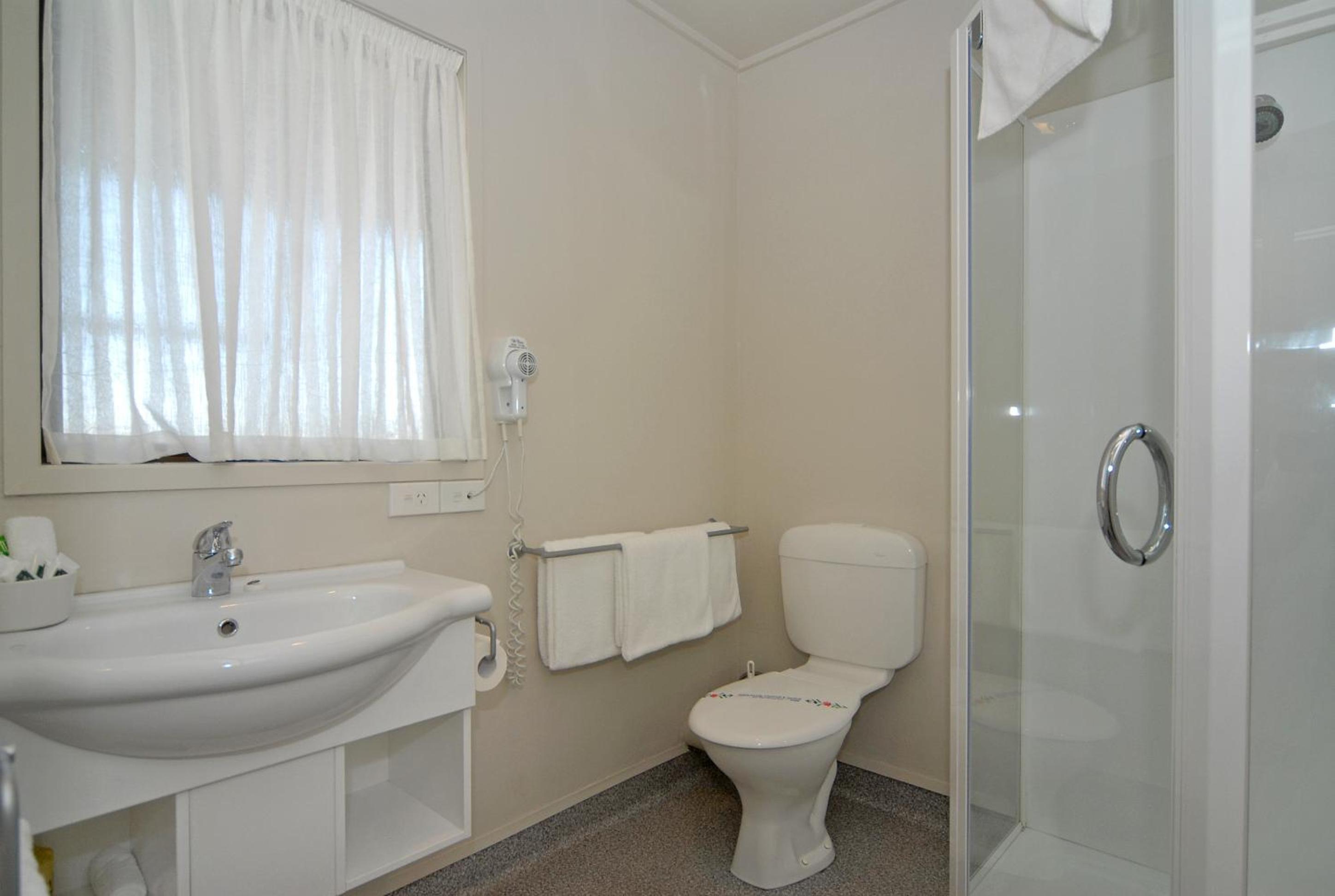 Twin Studio with cooking facilities - Ground Floor photo 2