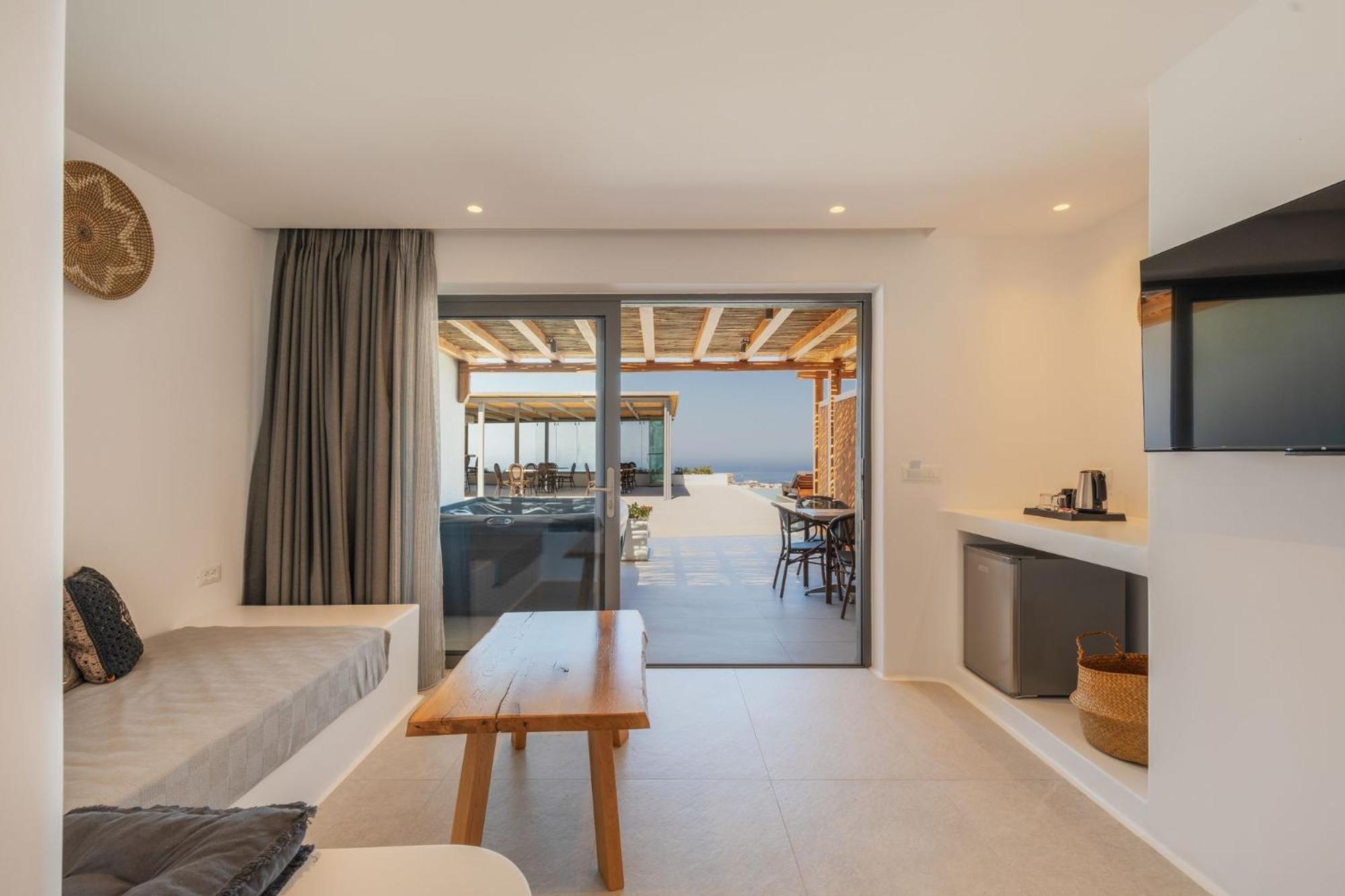 Executive Suite with Sea and Pool View and Hot Tub - Photo 9