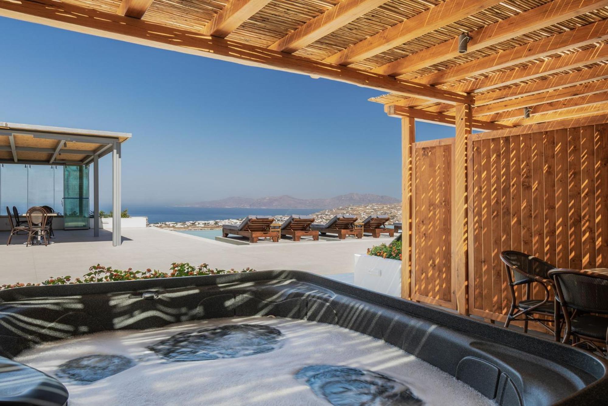 Executive Suite with Sea and Pool View and Hot Tub - Photo 23