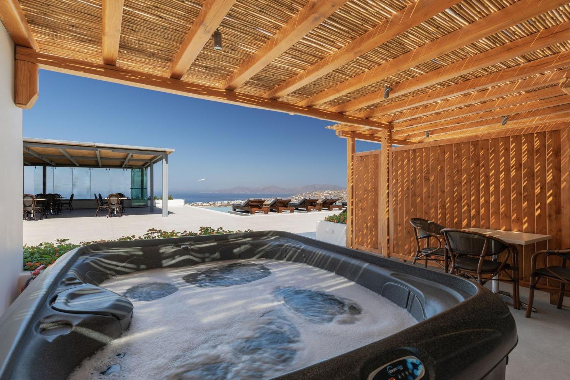 Executive Suite with Sea and Pool View and Hot Tub - Photo 11