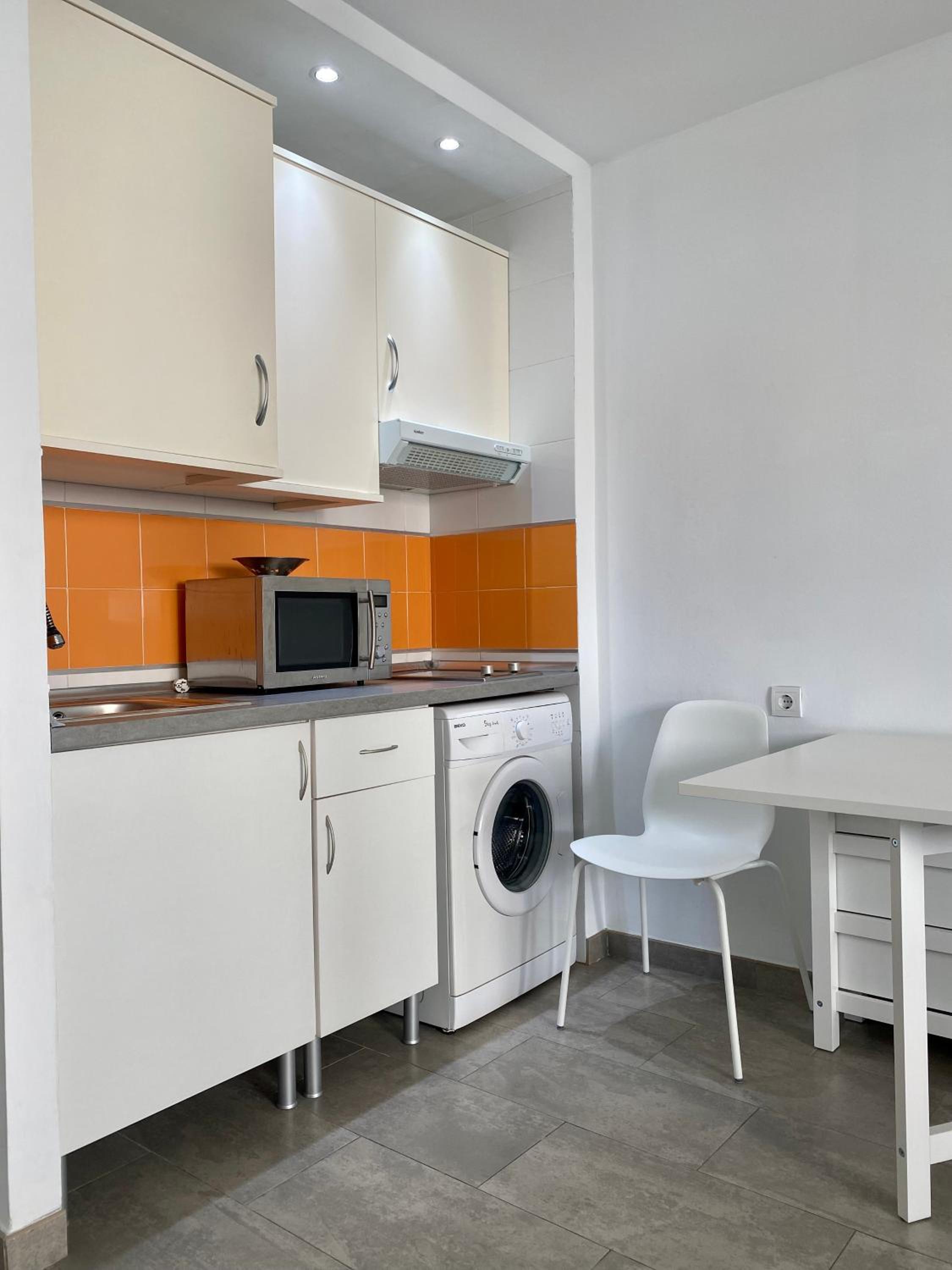 Studio Apartment photo 2