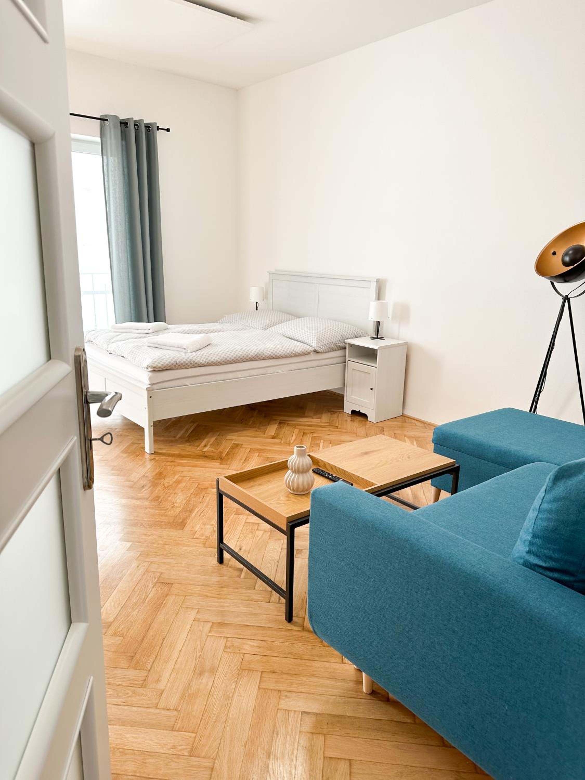 One-Bedroom Apartment photo 1
