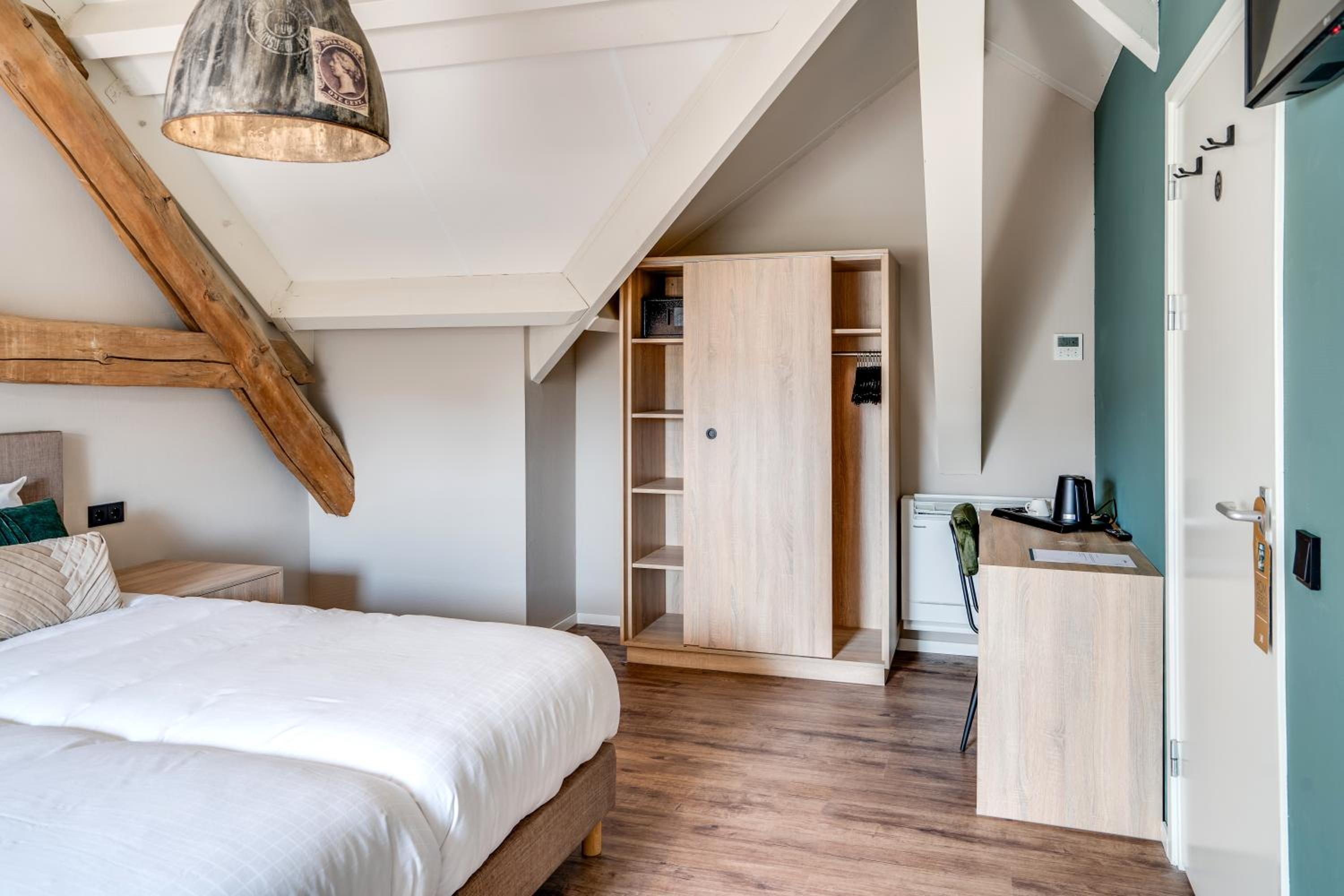 Deluxe Double Room with Bath photo 1