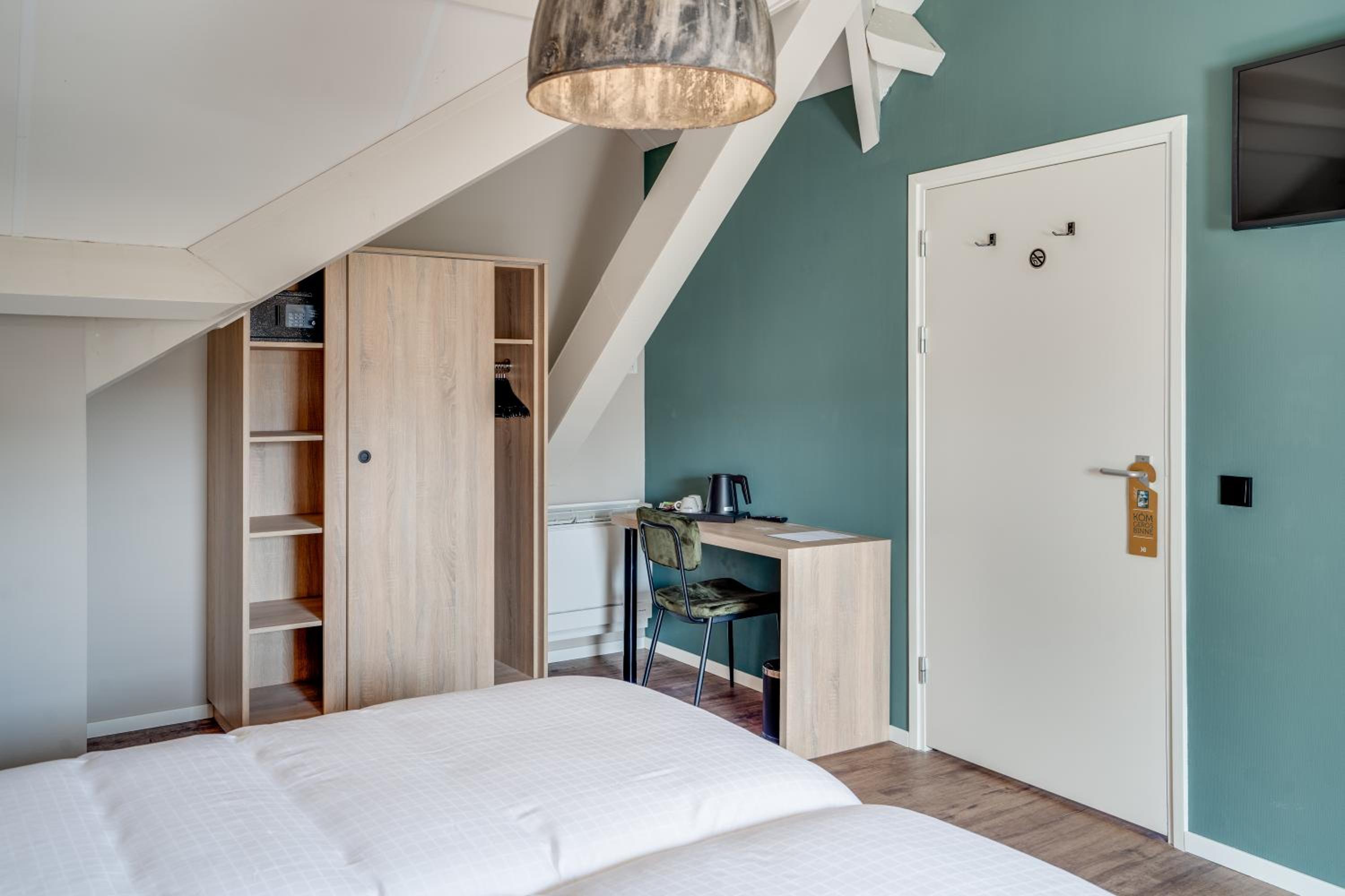 Deluxe Double Room with Bath photo 2