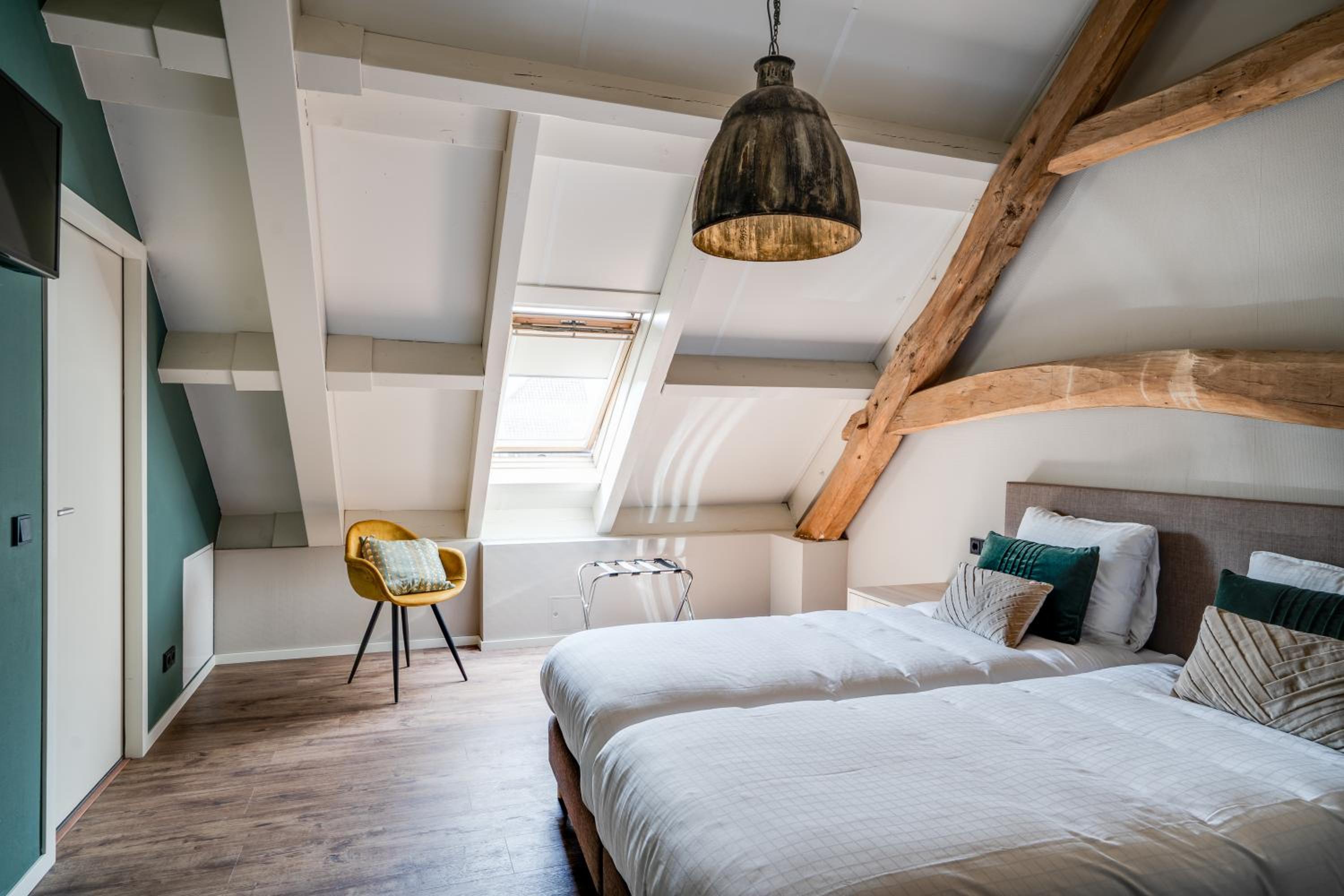 Deluxe Double Room with Bath photo 3