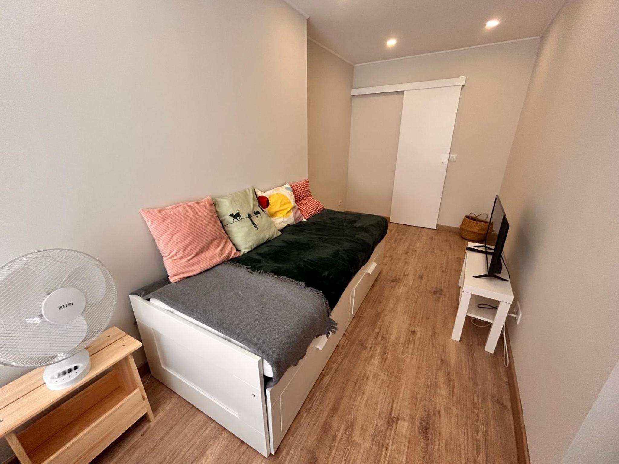 One-Bedroom Apartment photo 1