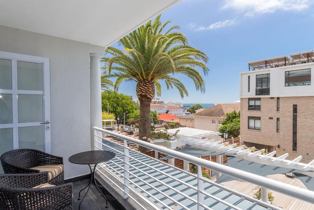 One Bedroom Apartment with Terrace and Partial Sea Views - Photo 9