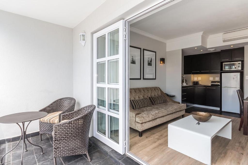 One Bedroom Apartment with Terrace and Partial Sea Views - Photo 12