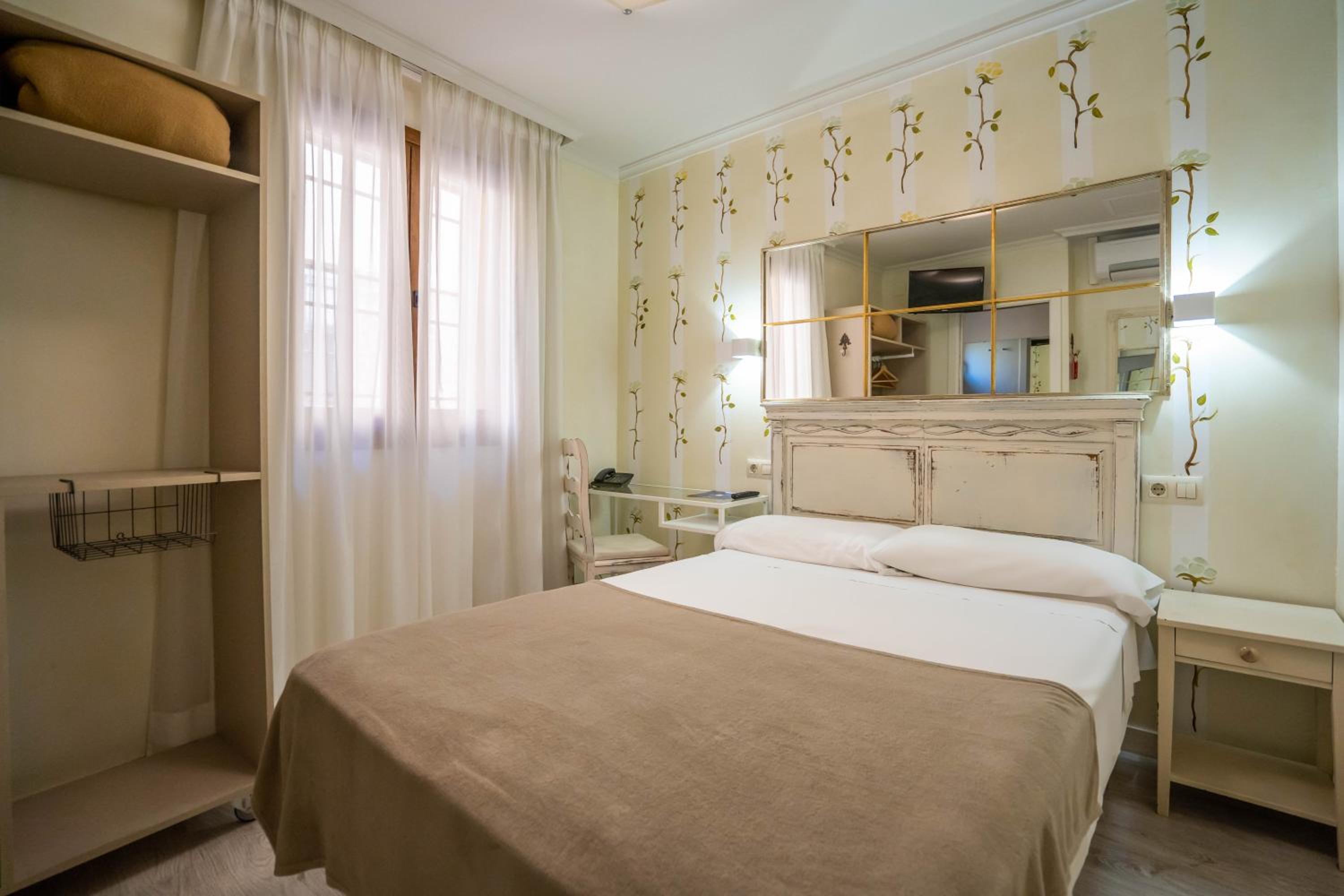 Double or Twin Room (1 Adult) - Photo 13
