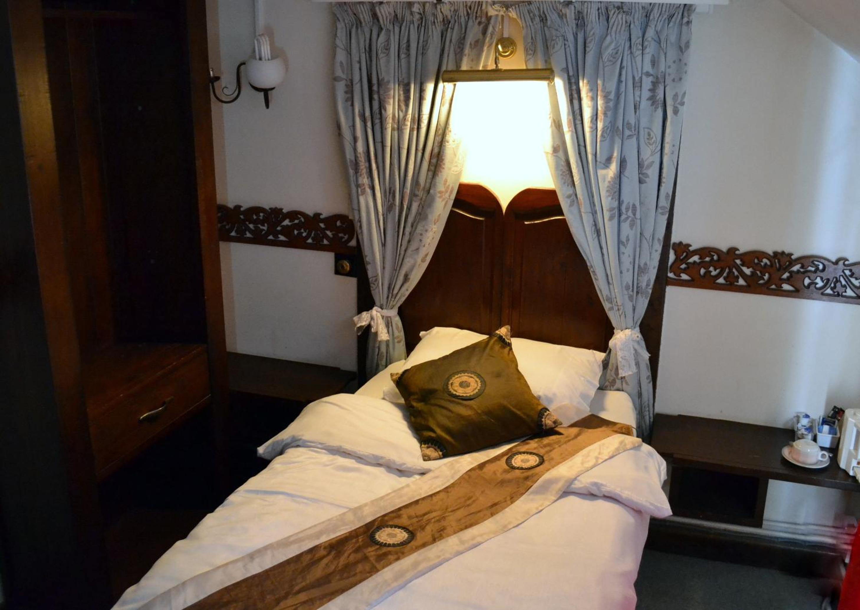 Single Room photo 2