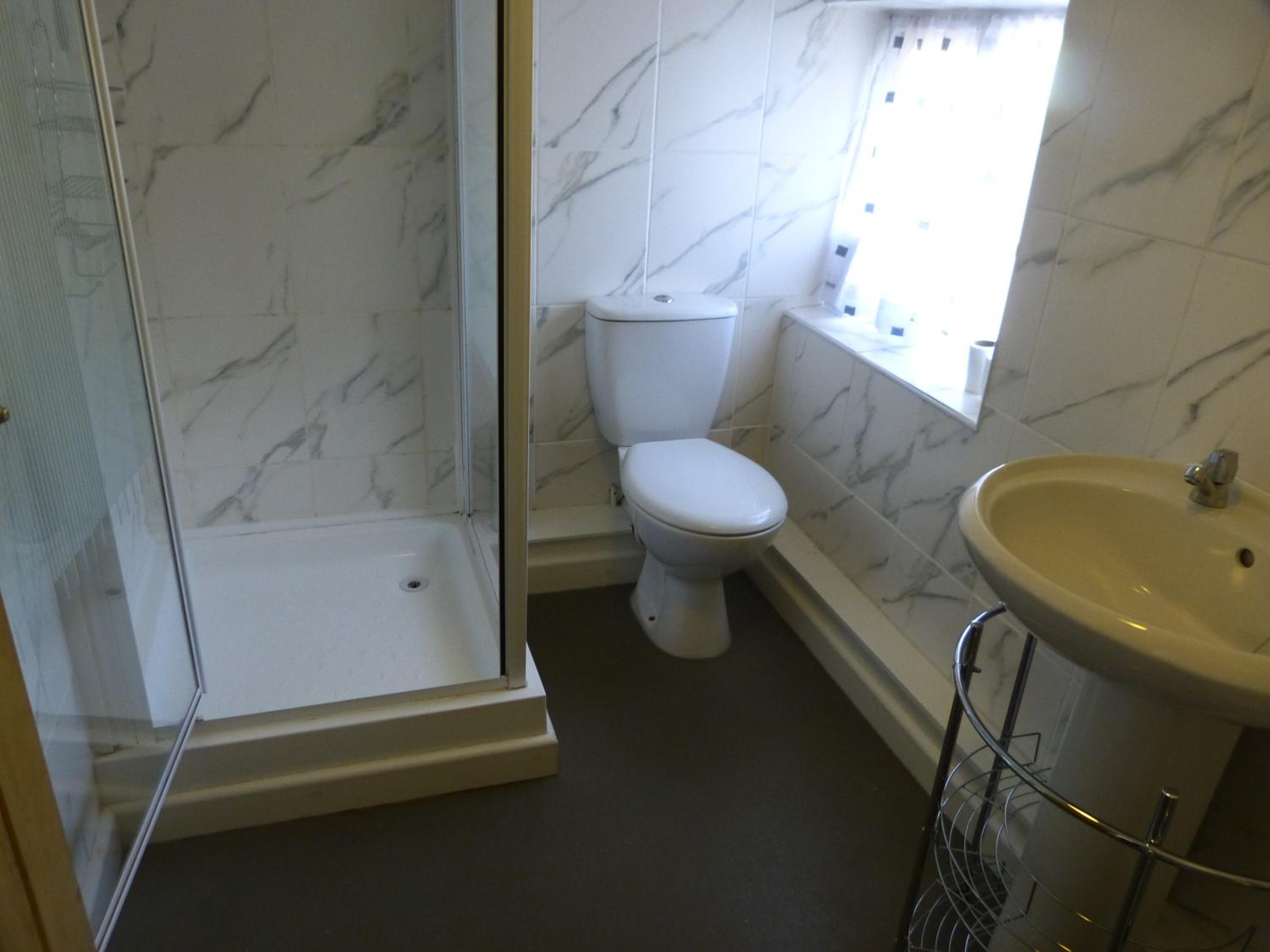 Budget Double or Twin Room photo 3