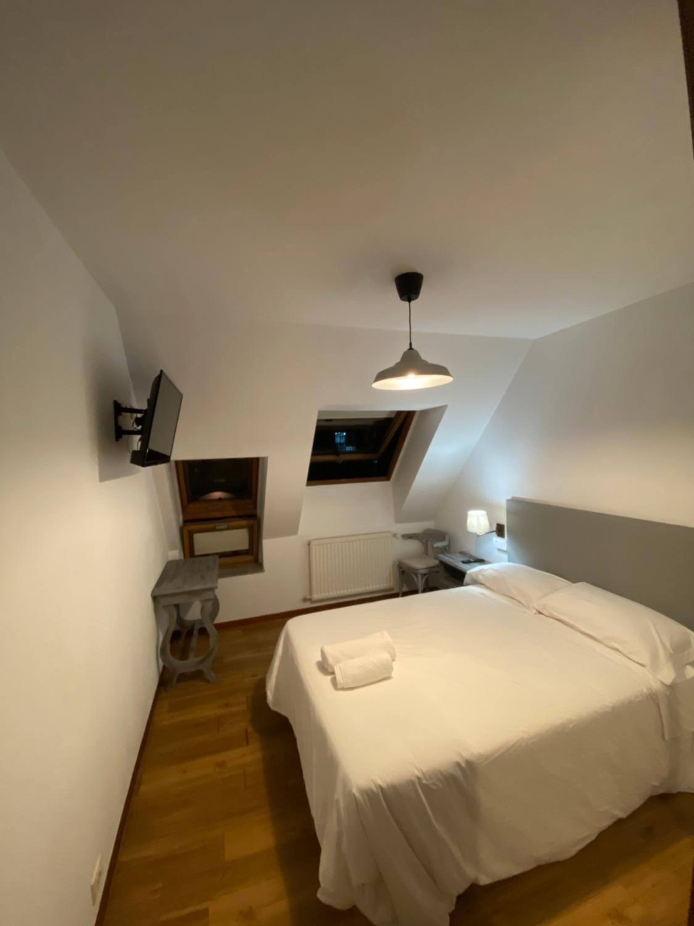 Double Room with Private Bathroom photo 2