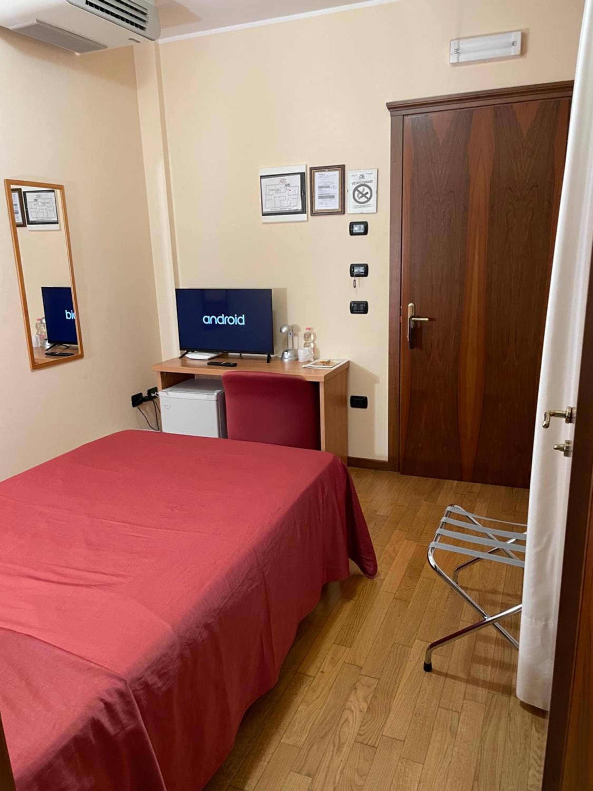 Deluxe Single Room photo 3