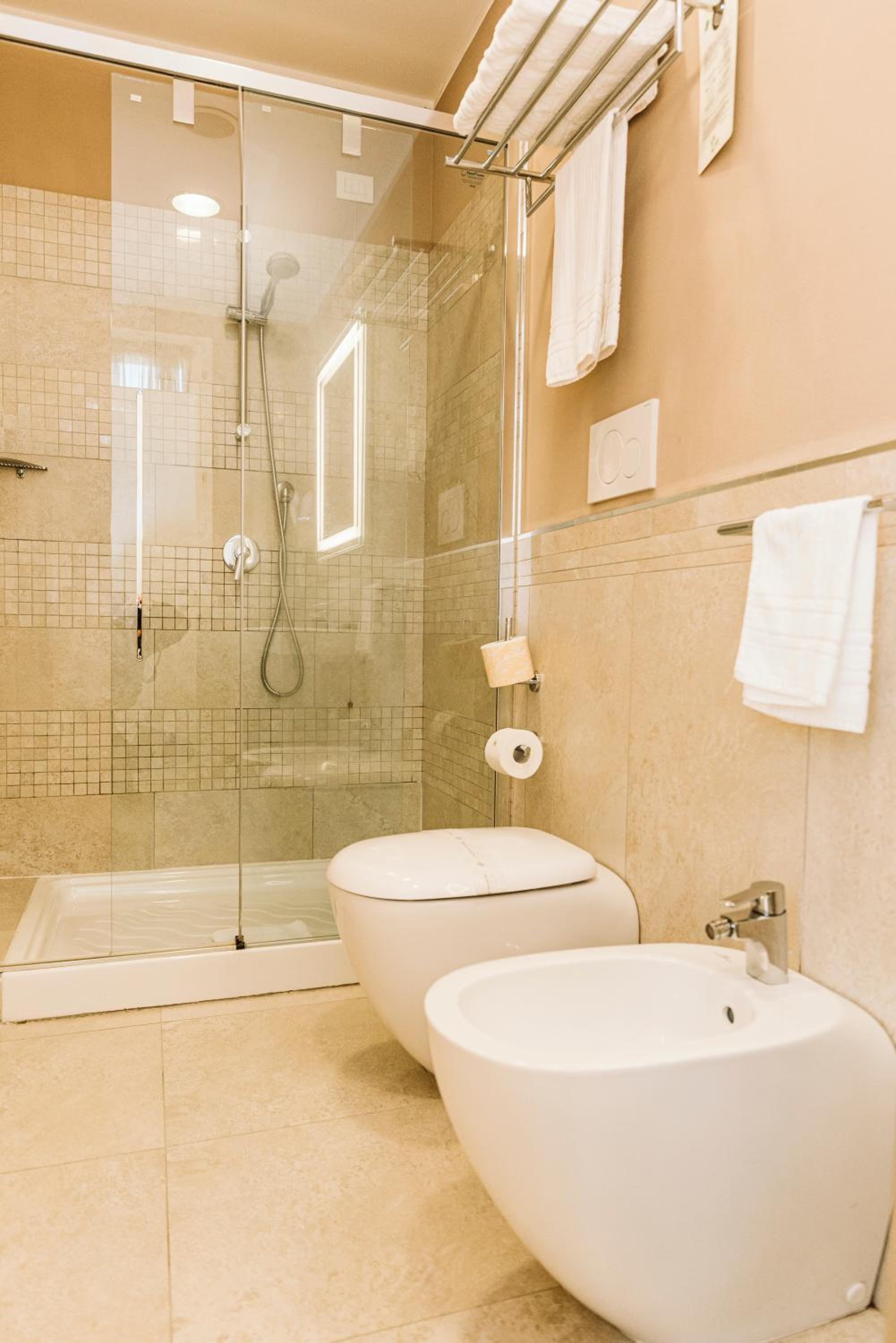 Double Room - Photo 4