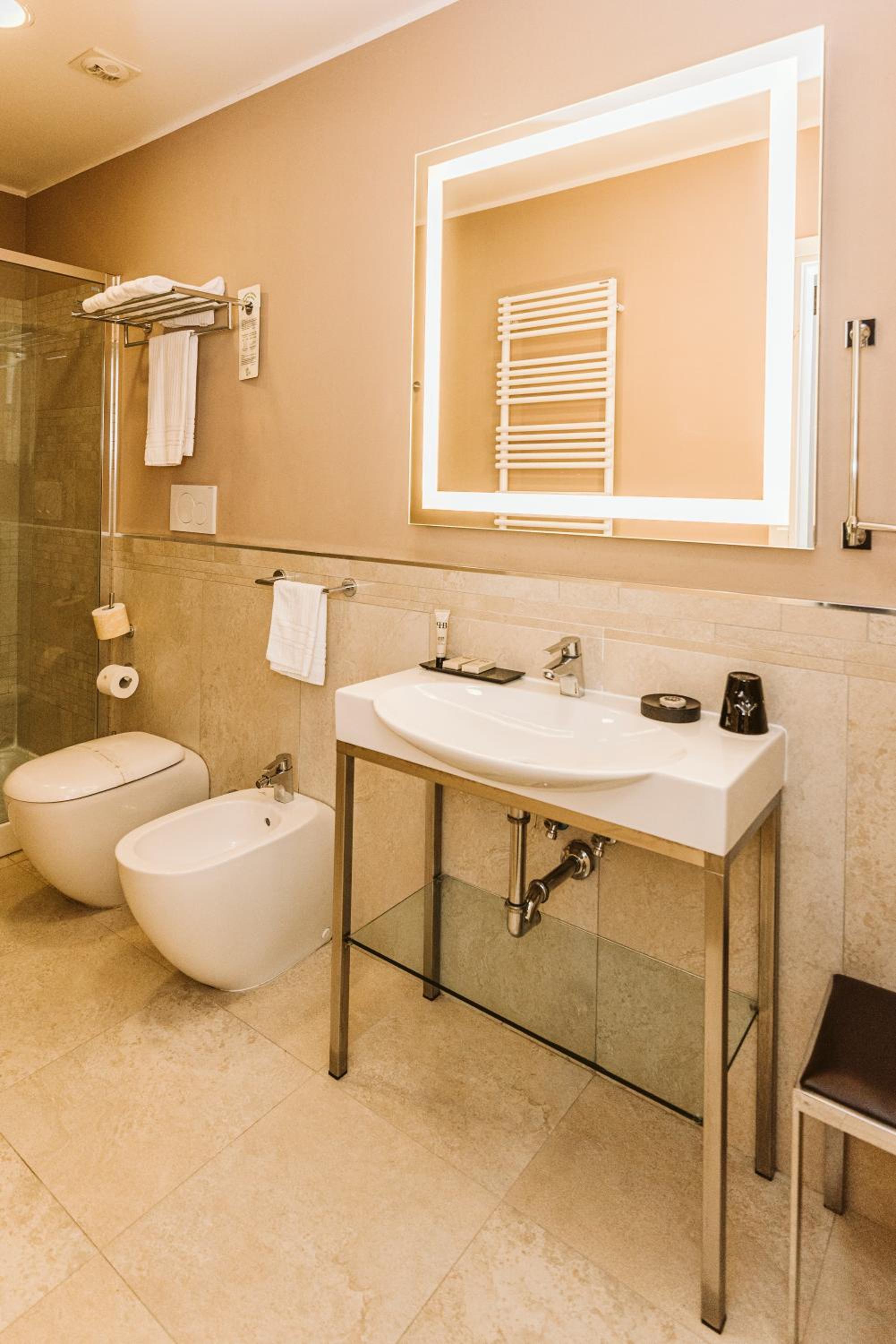 Double Room - Photo 3