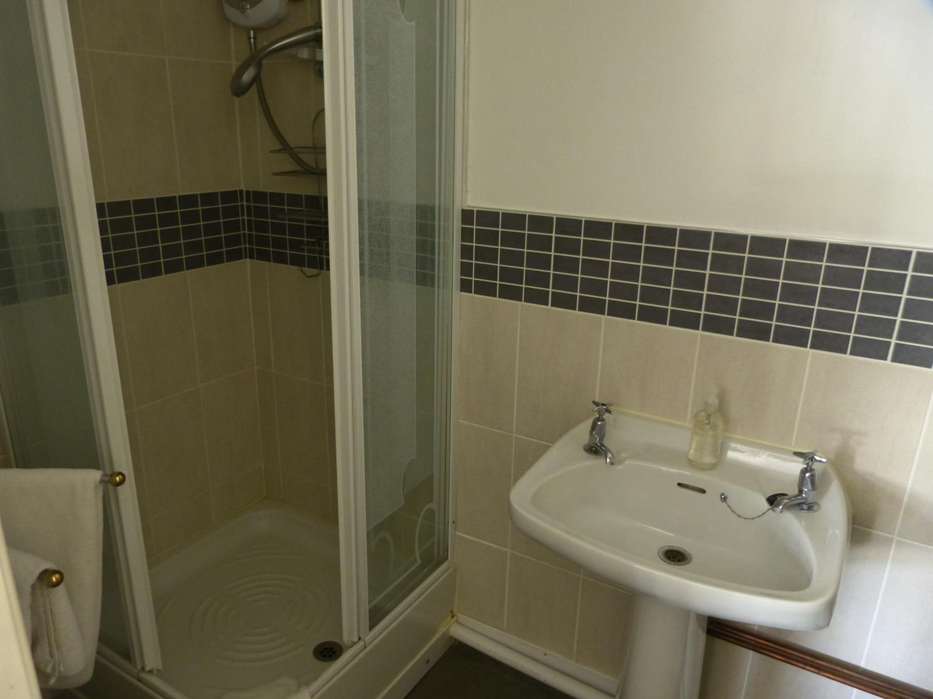Budget Double or Twin Room photo 2