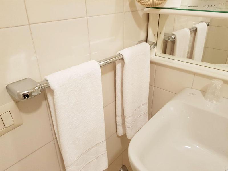 Budget Double or Twin Room - Photo 4