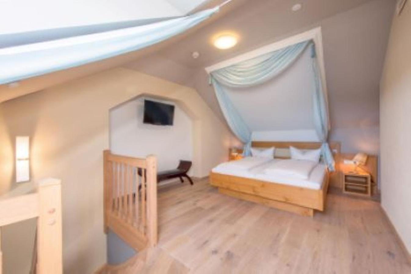 Duplex Suite - Photo 1