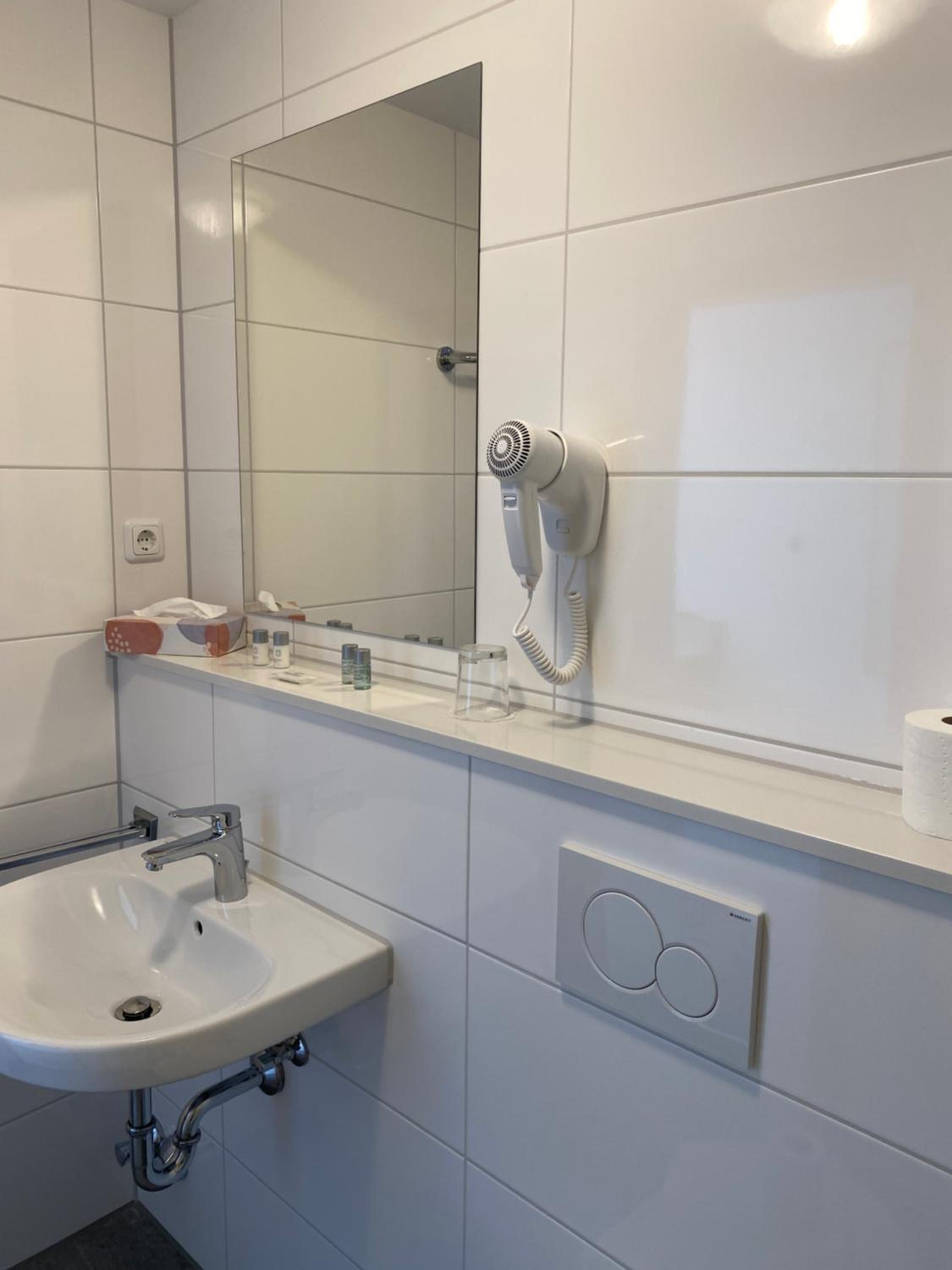 Single Room photo 3