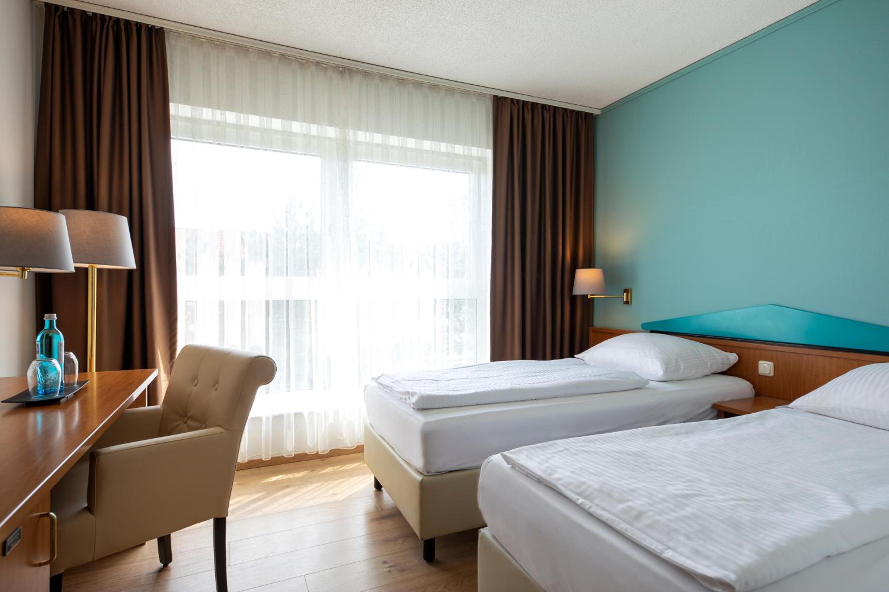 Economy Twin Room photo 1