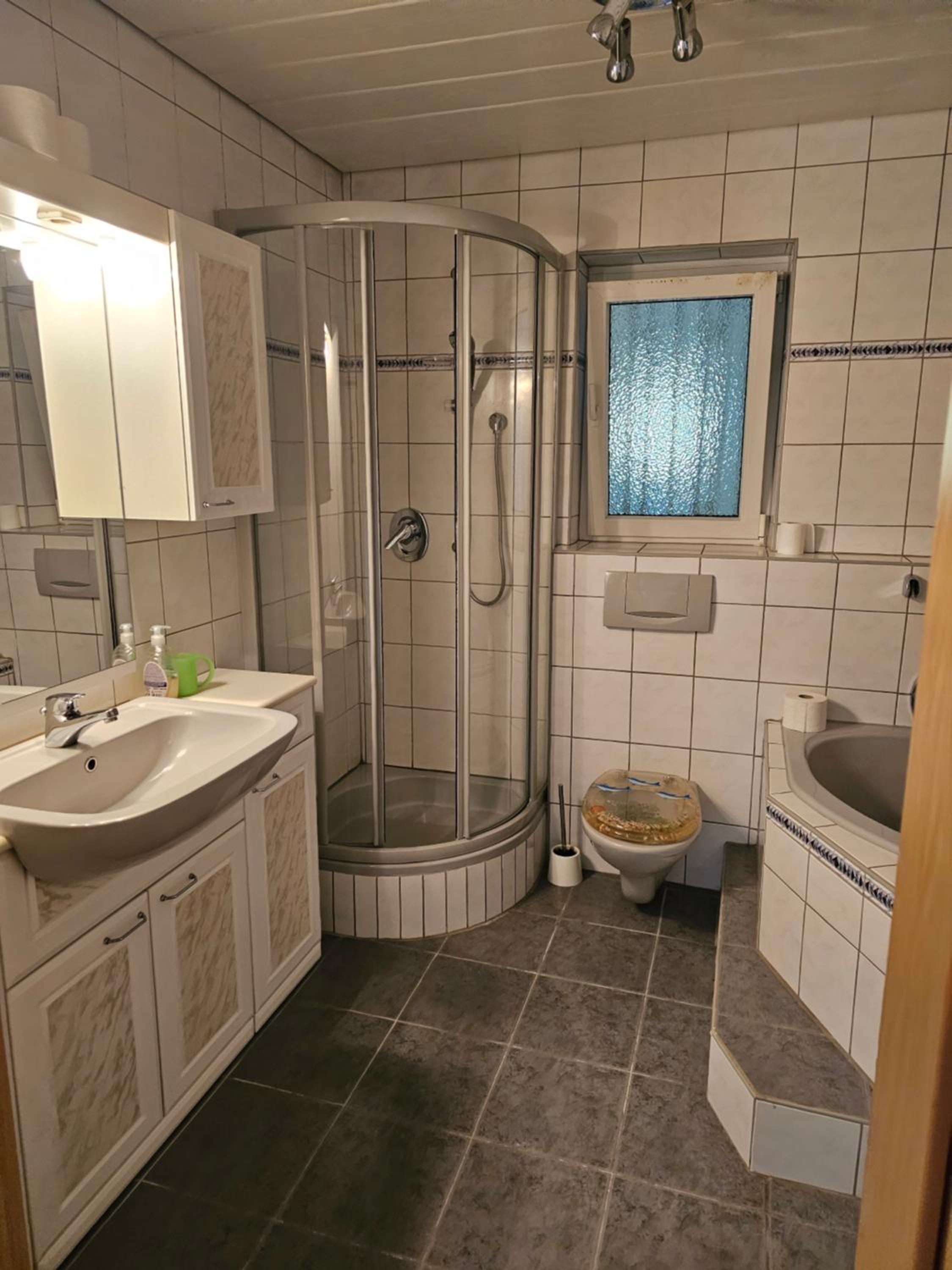 Three-Bedroom Apartment photo 2