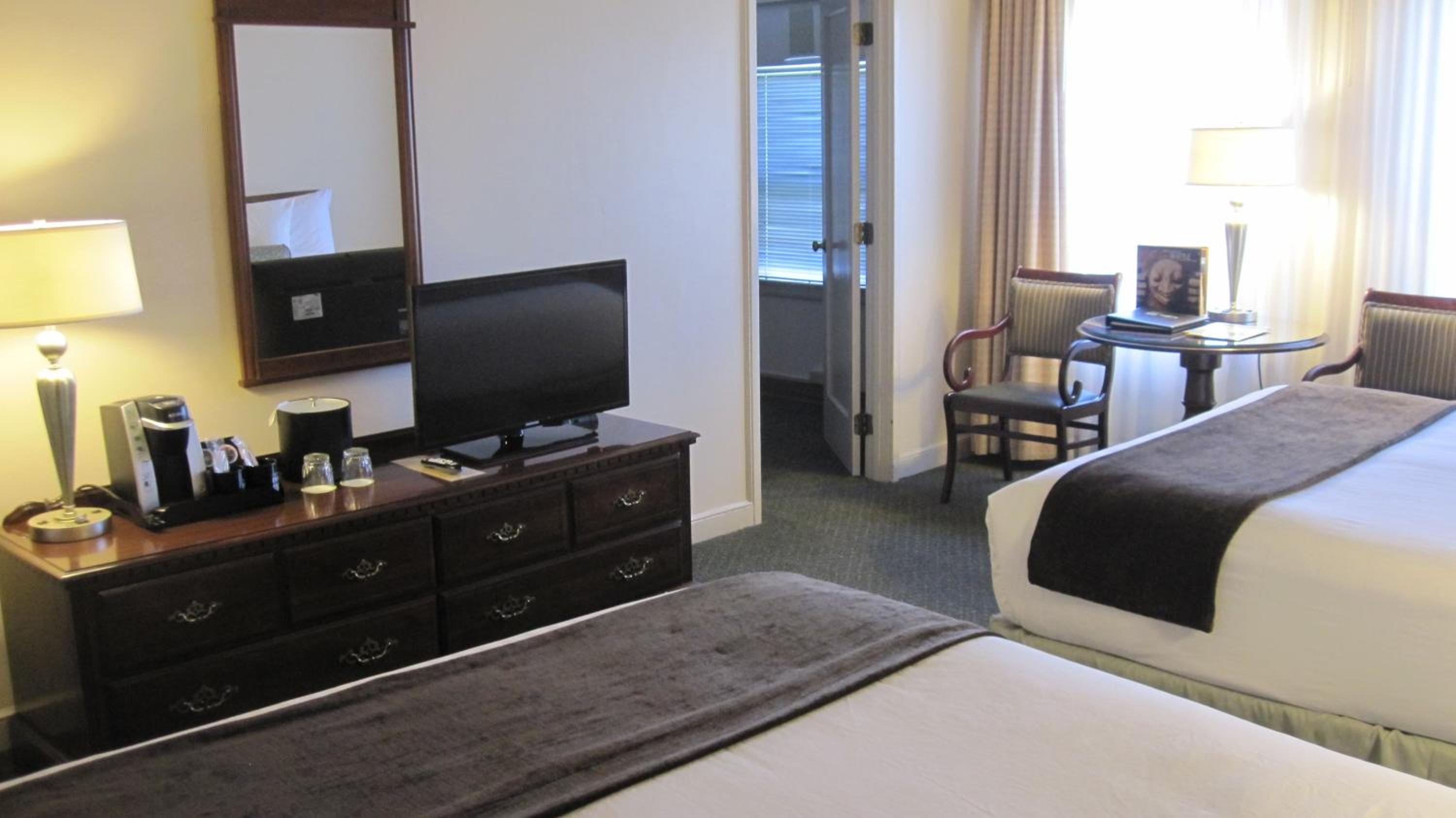 Deluxe Room with Two Double Beds - Photo 4