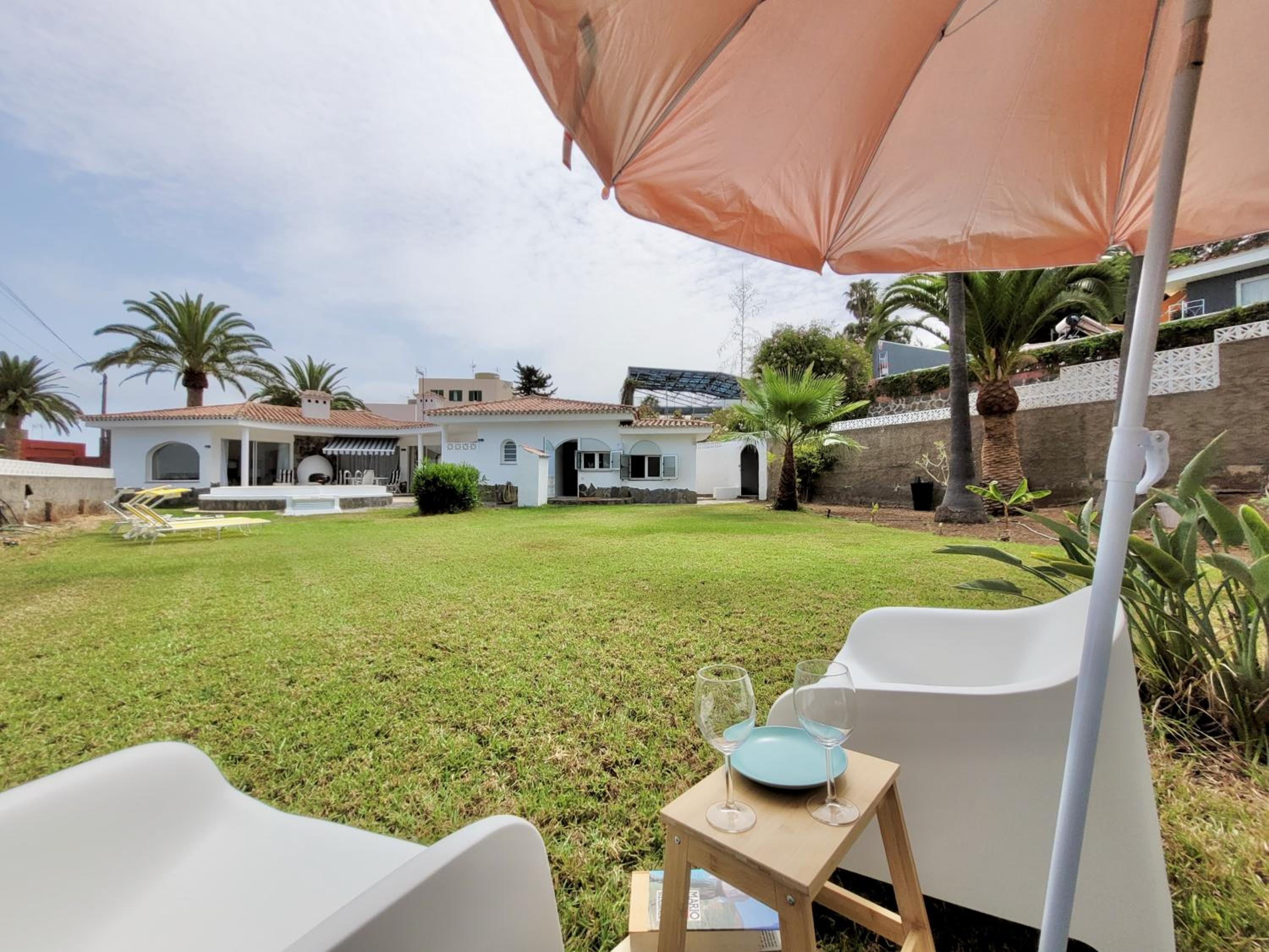 Villa photo 2