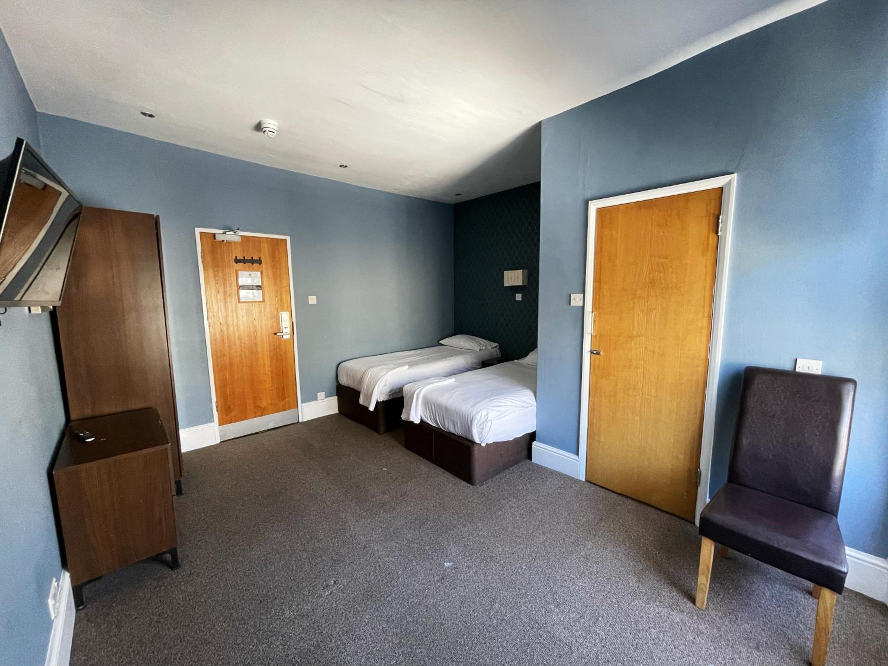 Standard Twin Room photo 3