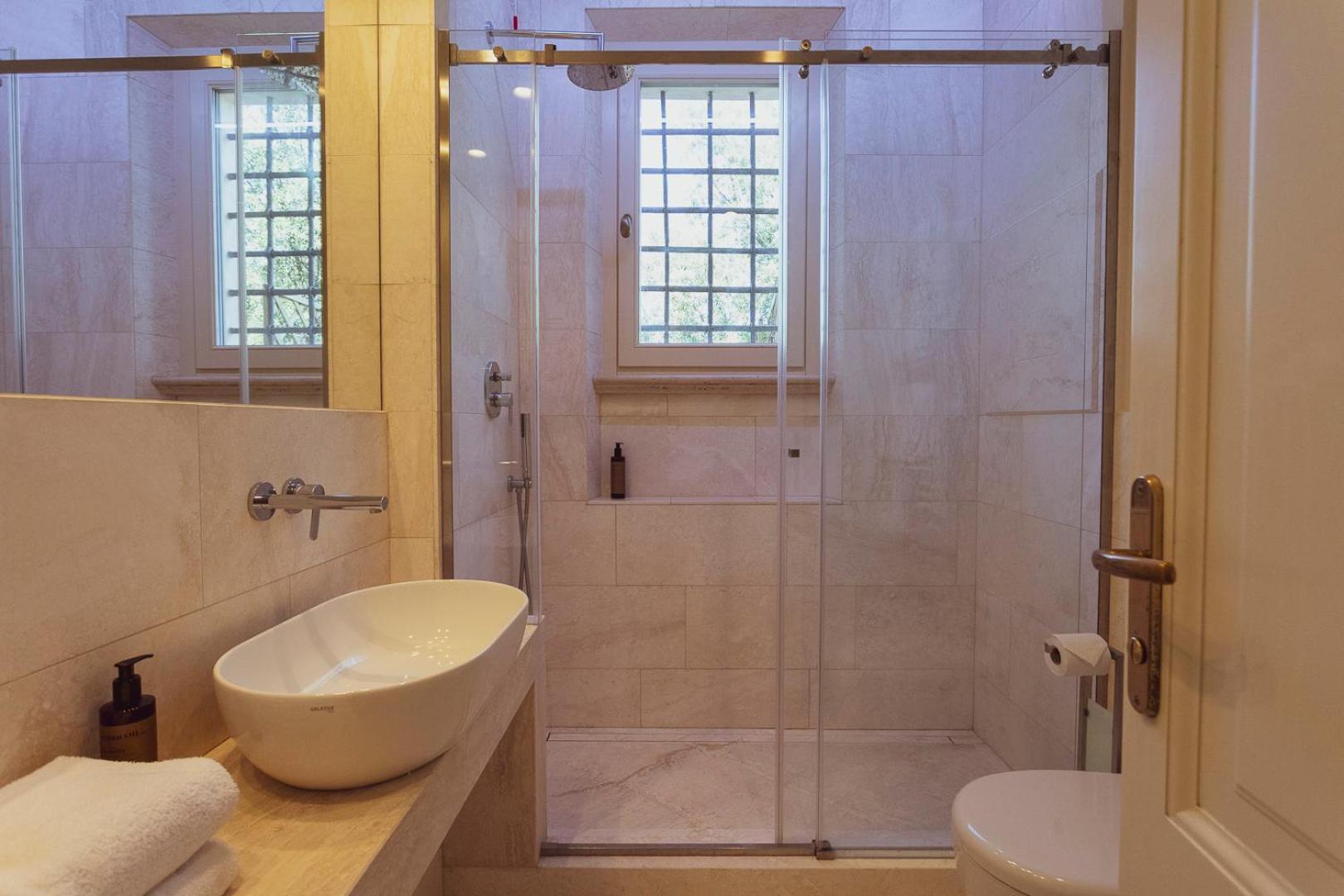 Classic Double Room - Photo 6