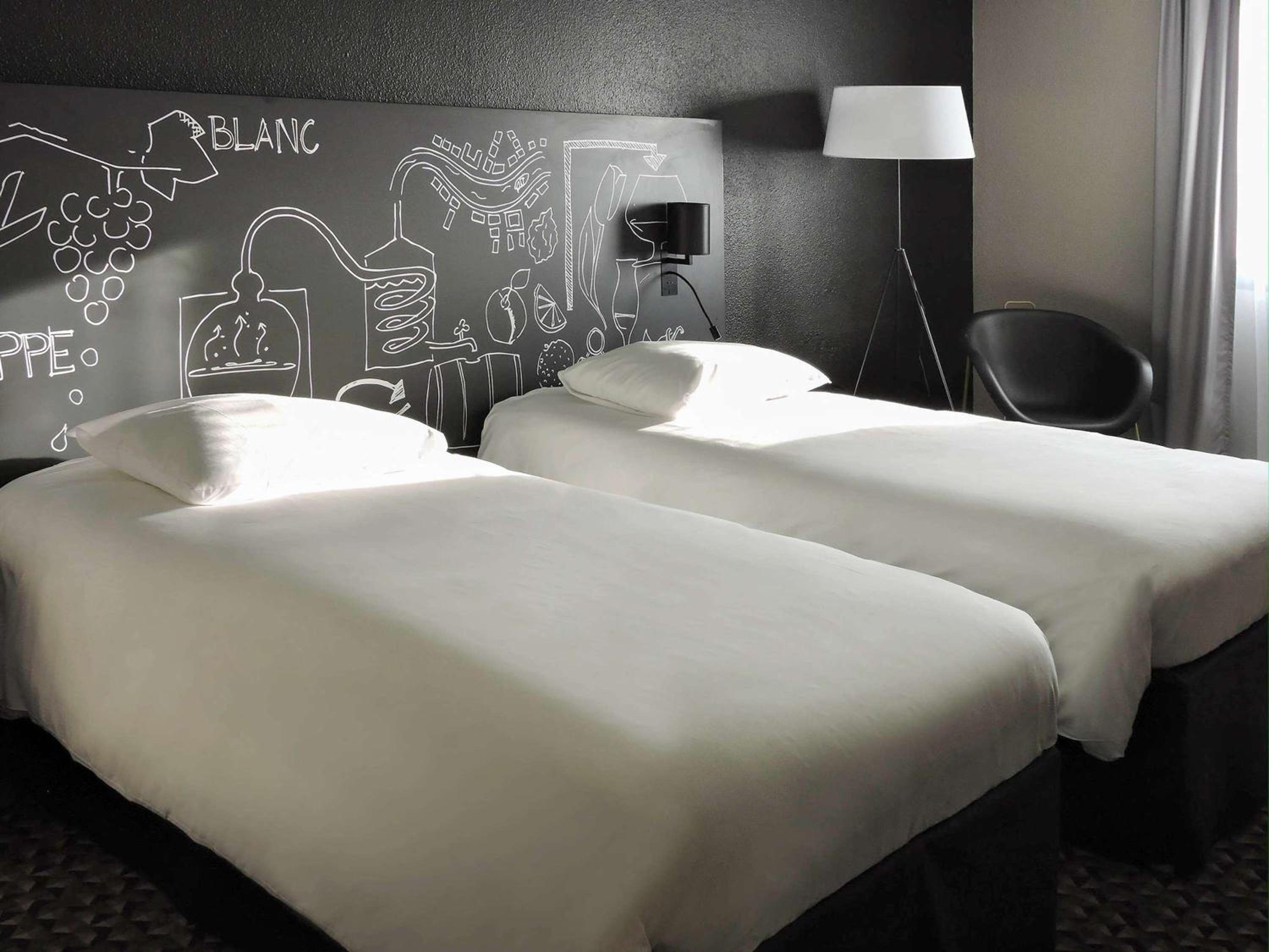 Standard Room with Two Single Beds - Photo 1