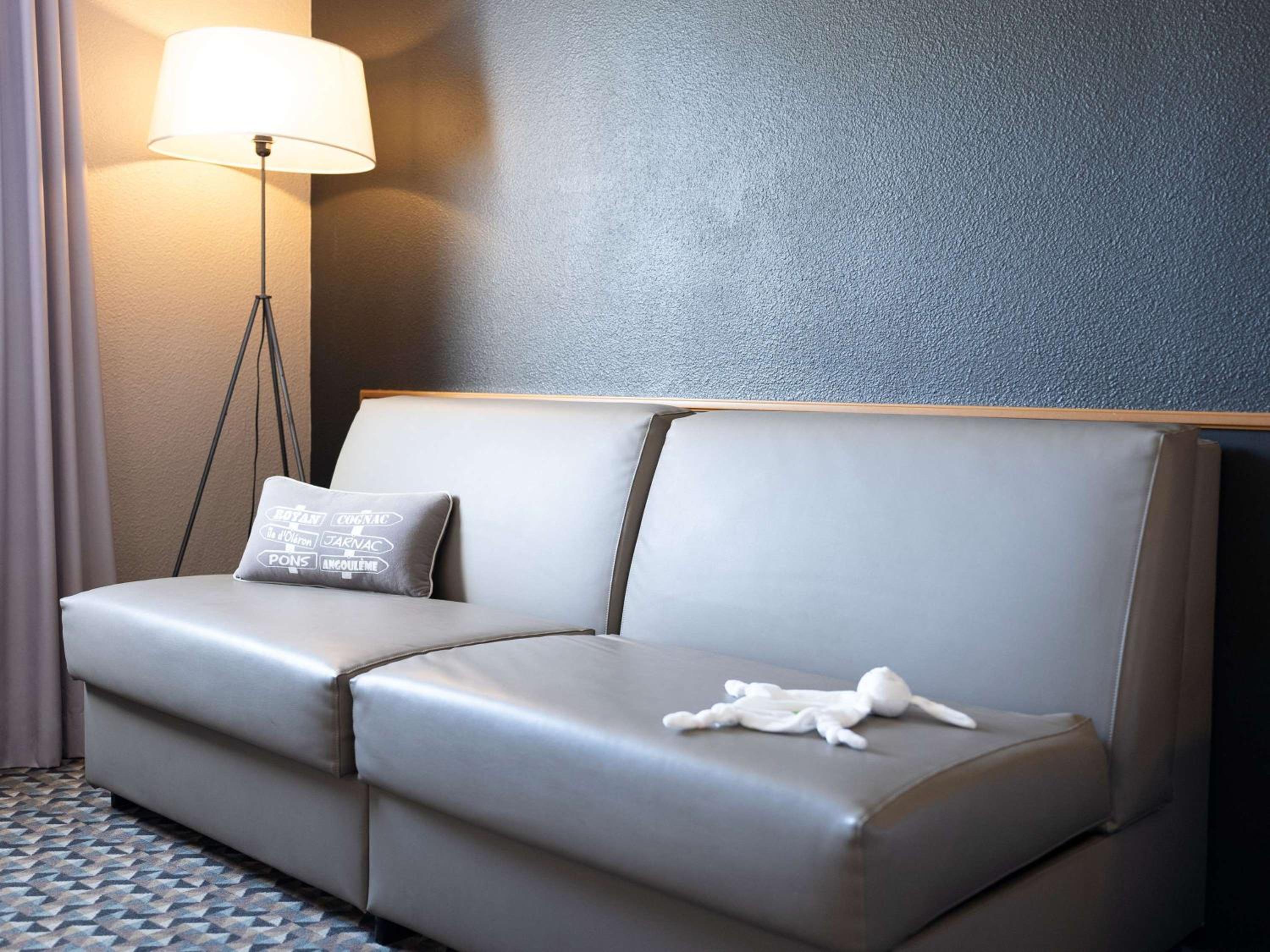 Family Room - Photo 10