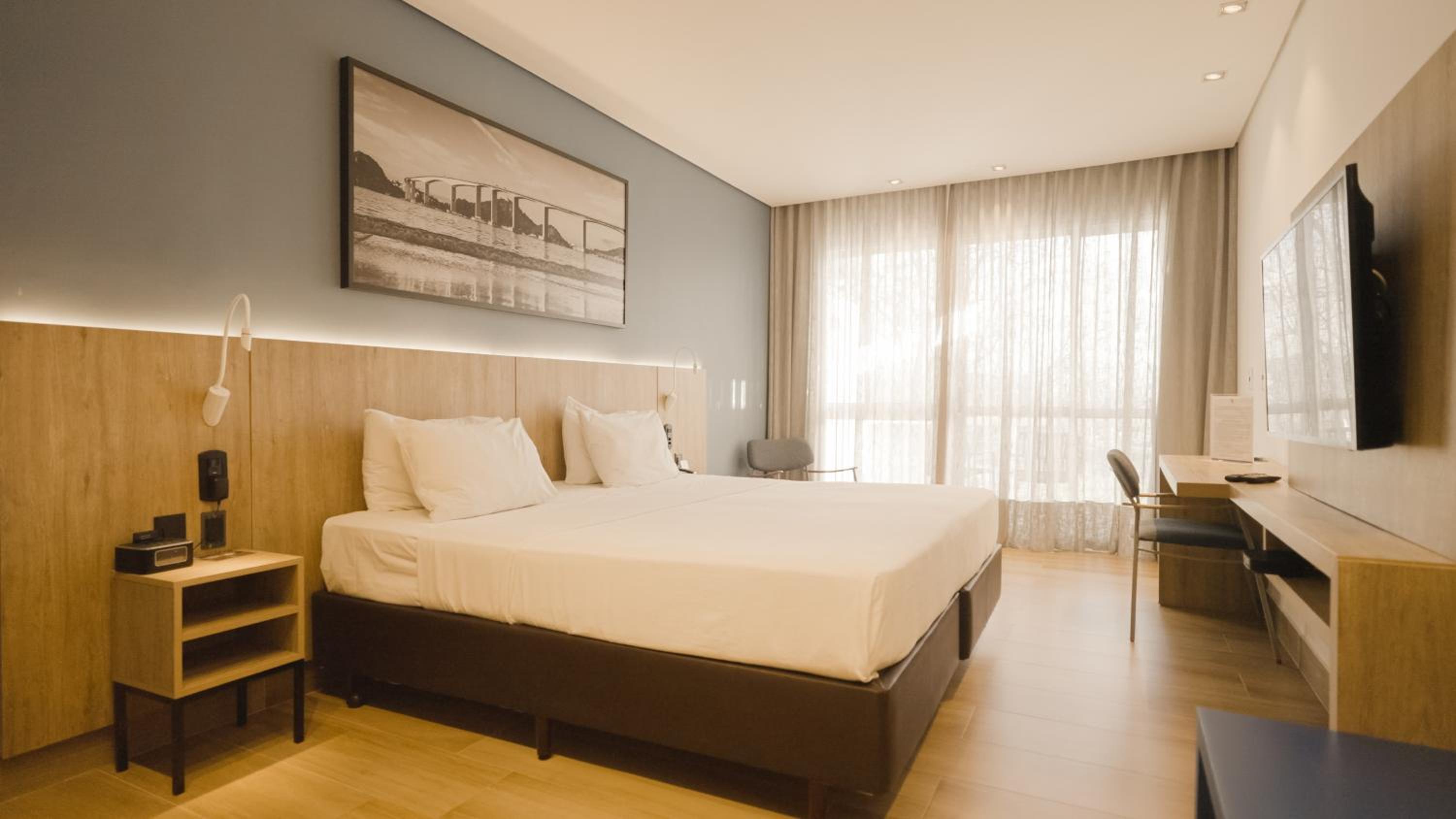 Queen Room with Balcony photo 1