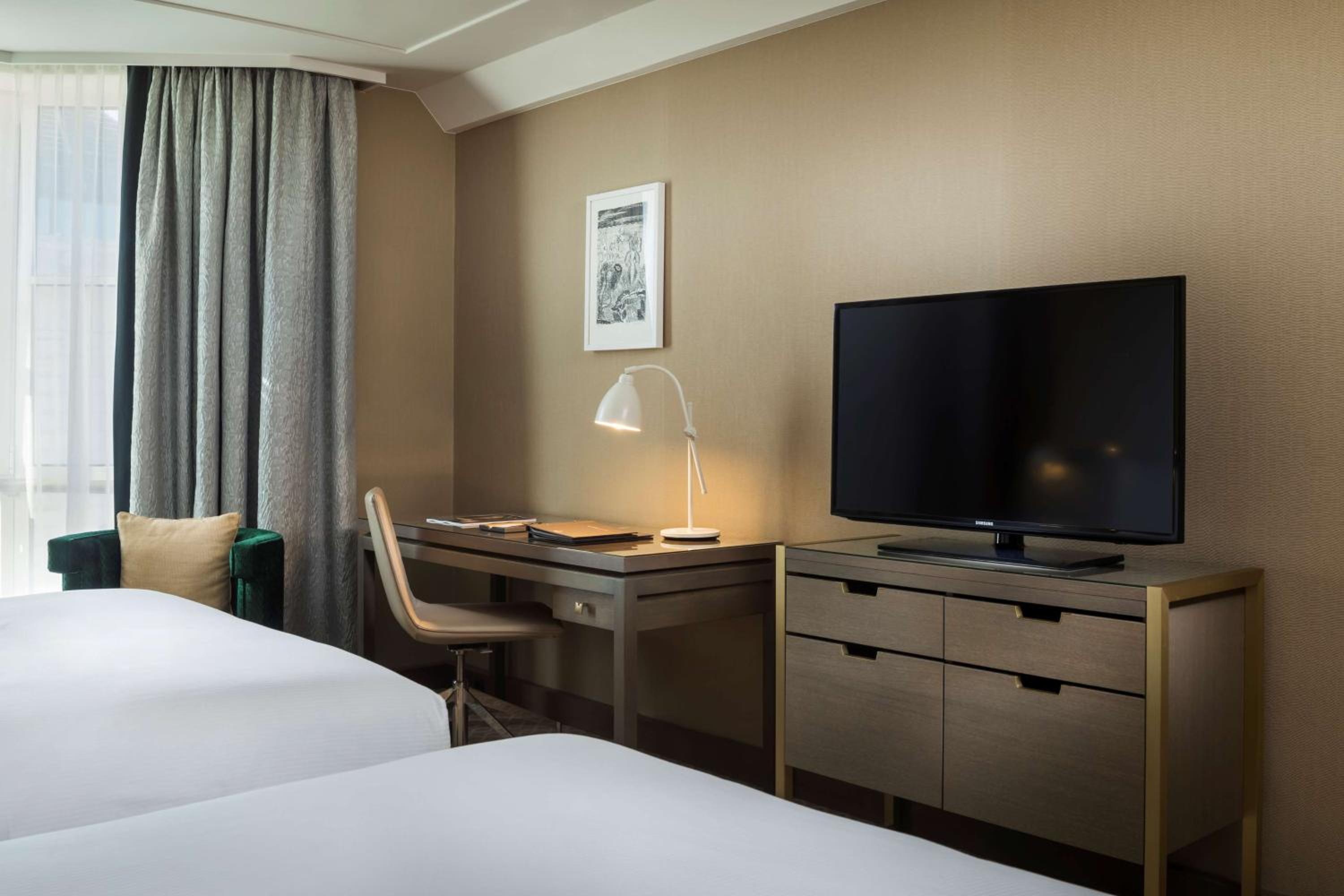 Twin Executive Room - Photo 1