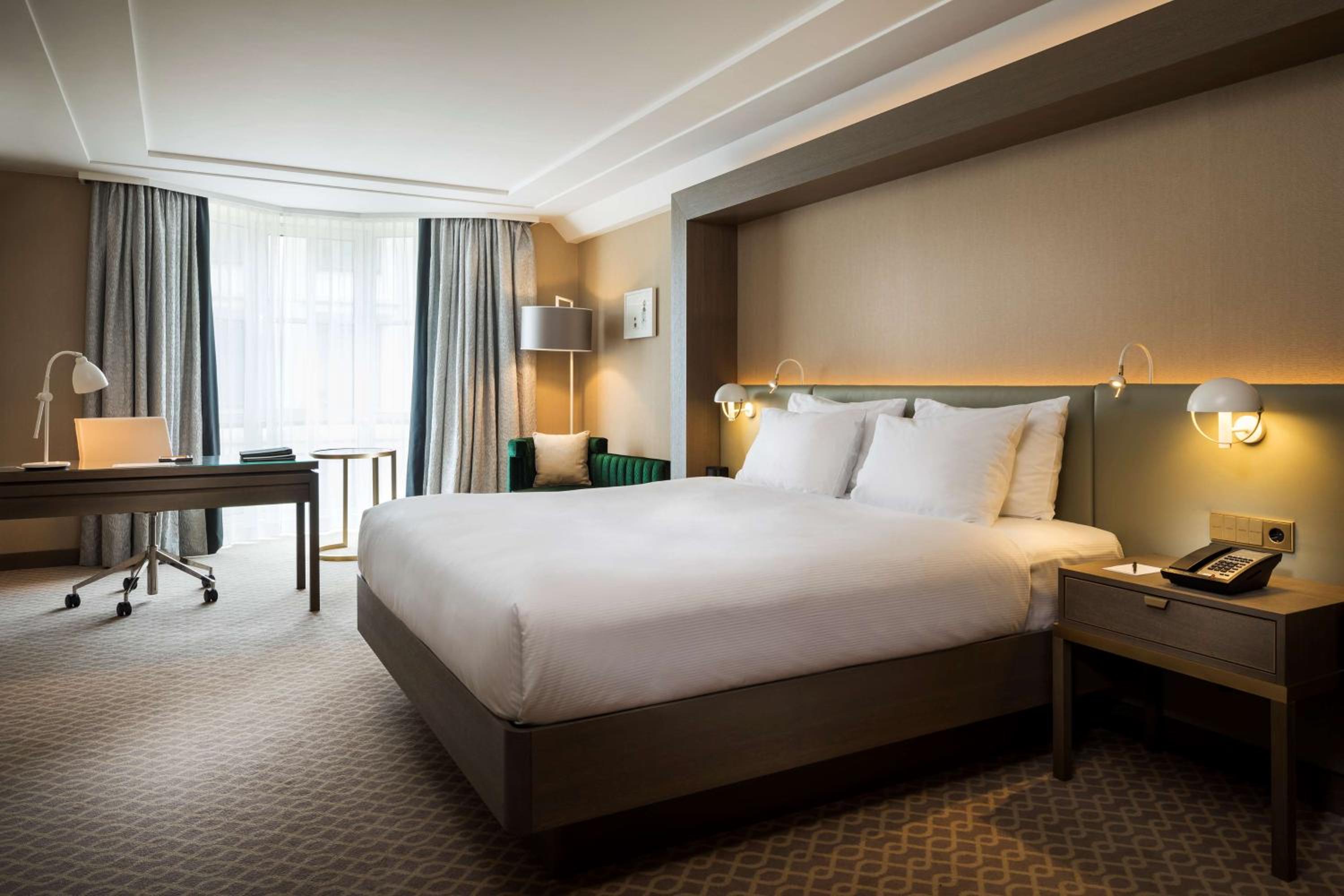 King Plaza Room - Photo 2