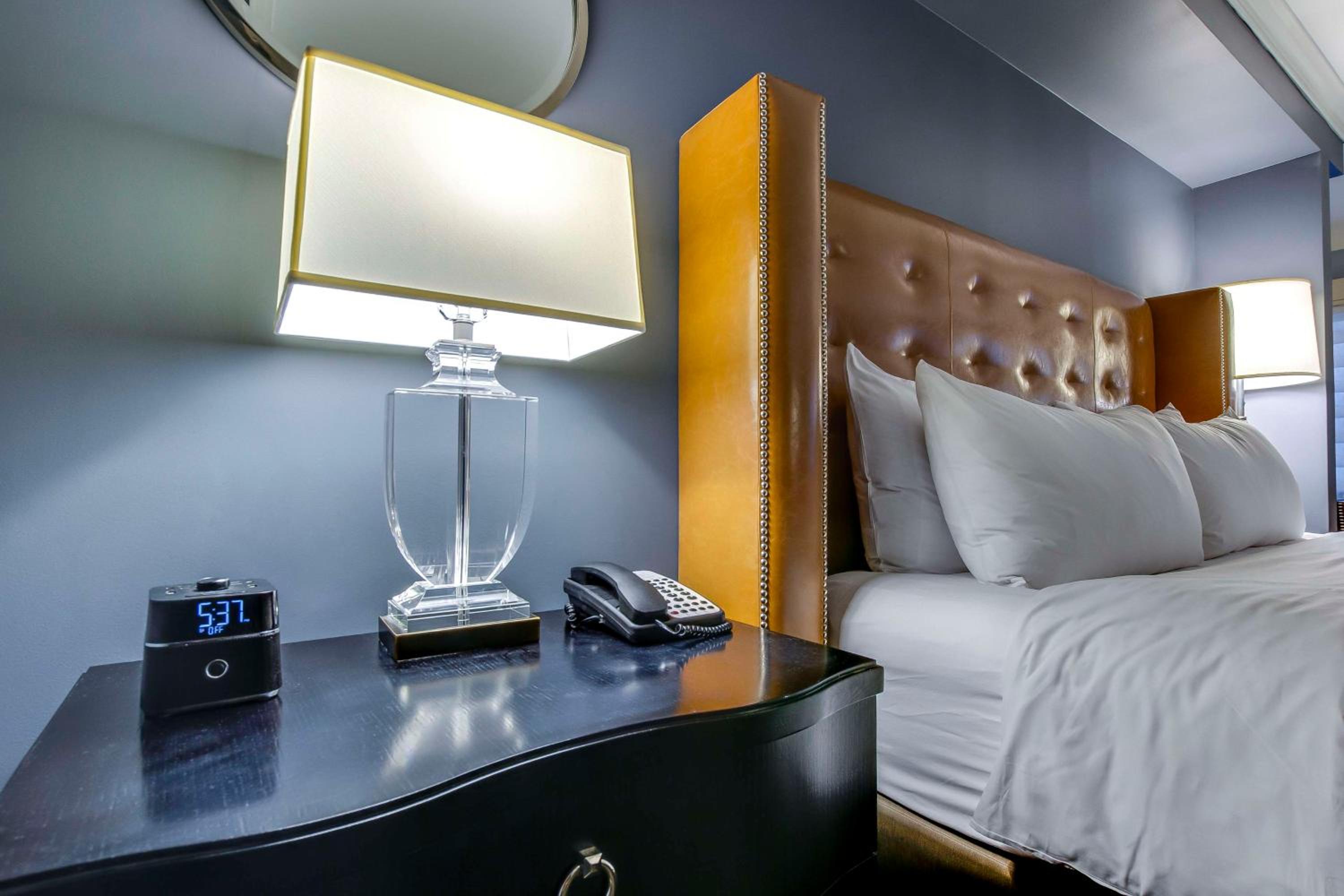 King Studio Suite