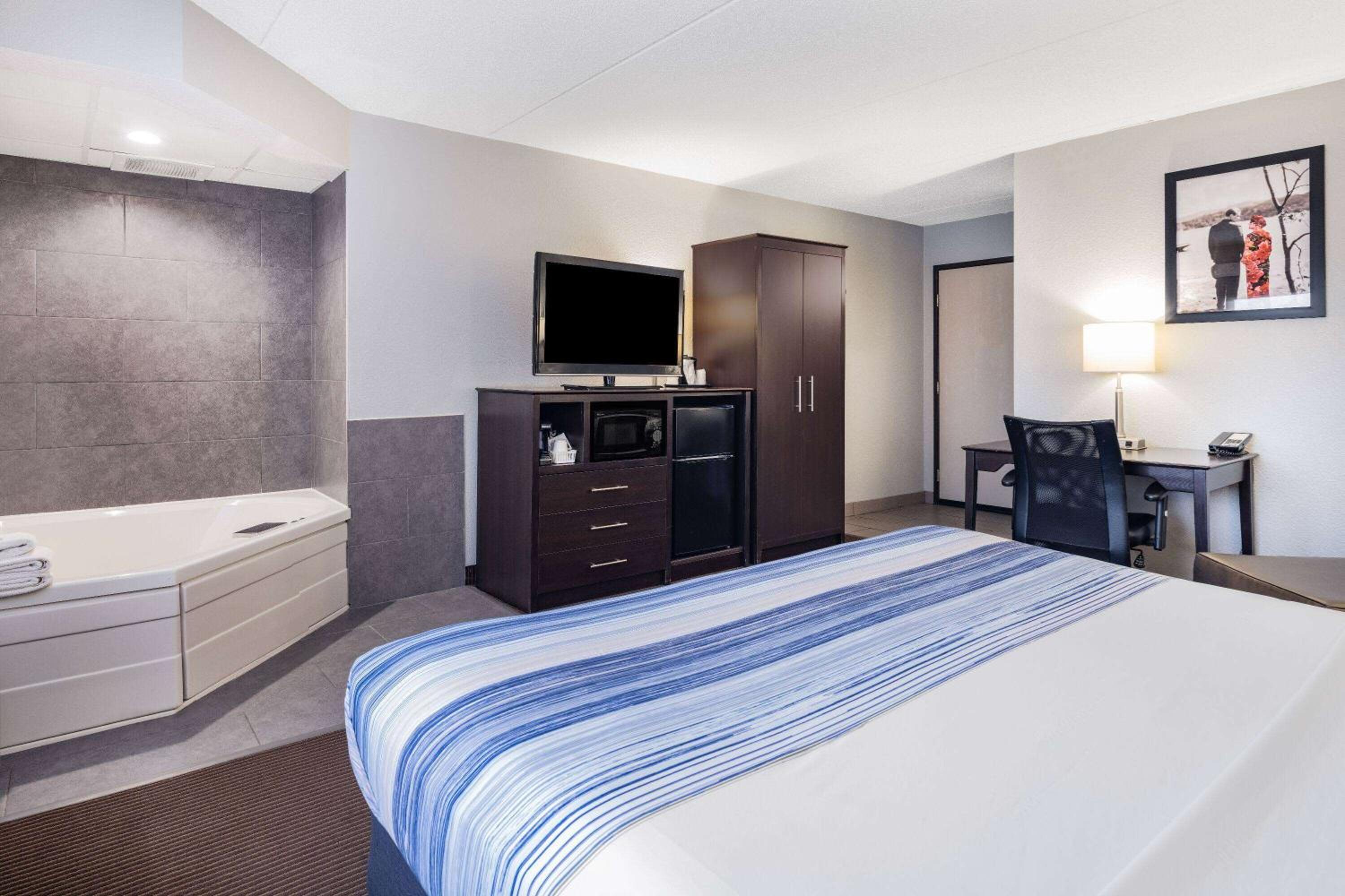 King Studio Suite - Non-Smoking photo 1