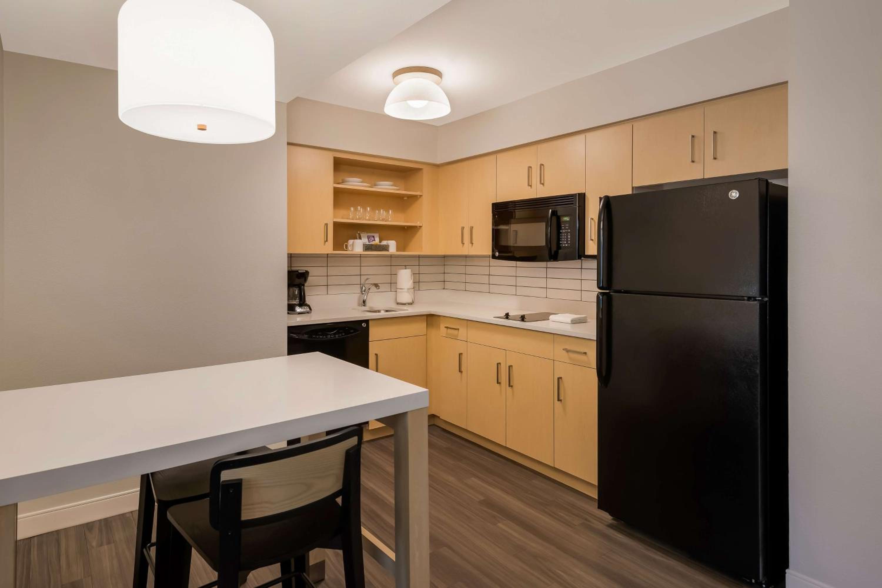 One Bedroom Suite - King - Photo 3