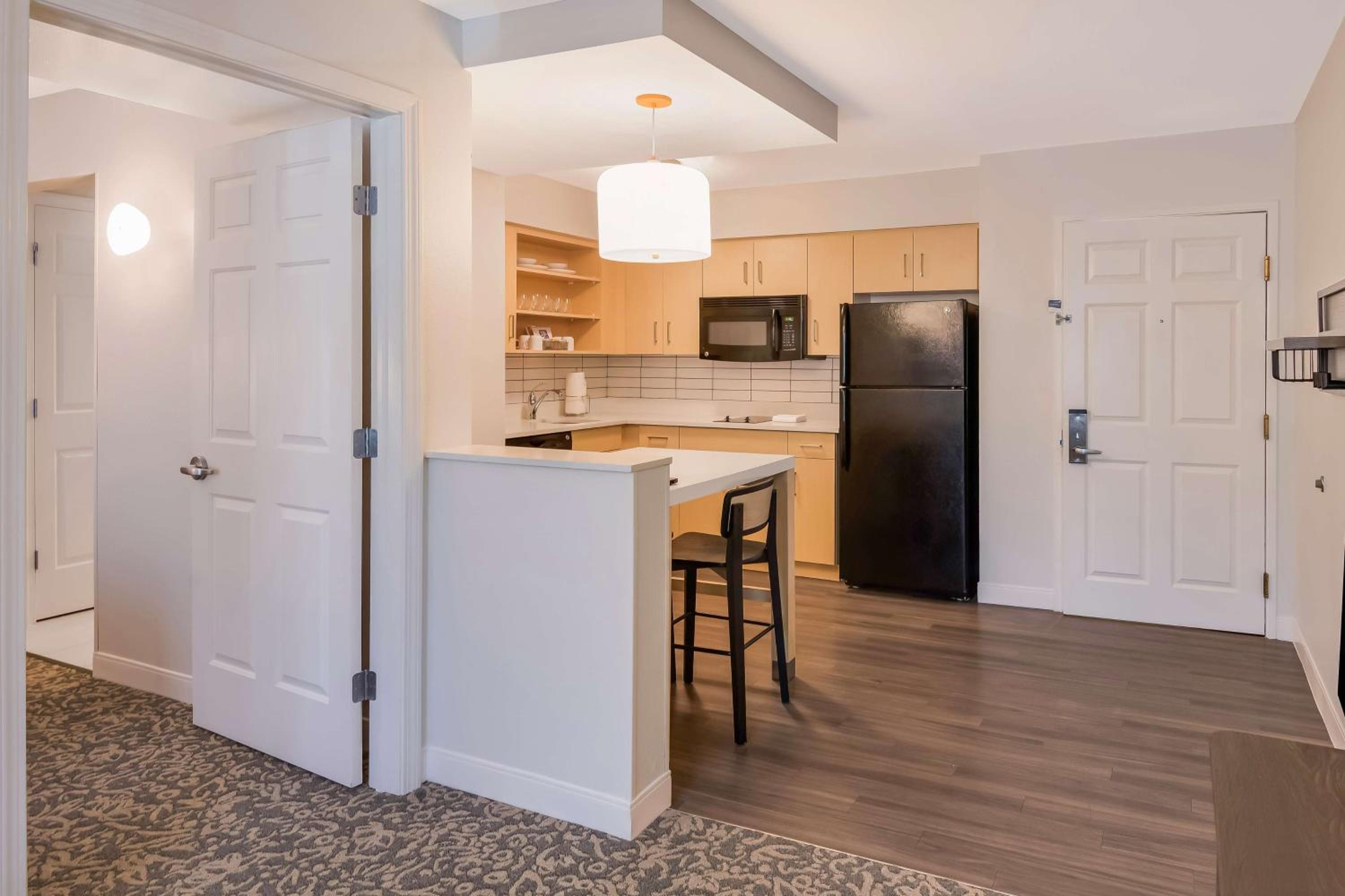 One Bedroom Suite - King - Photo 2