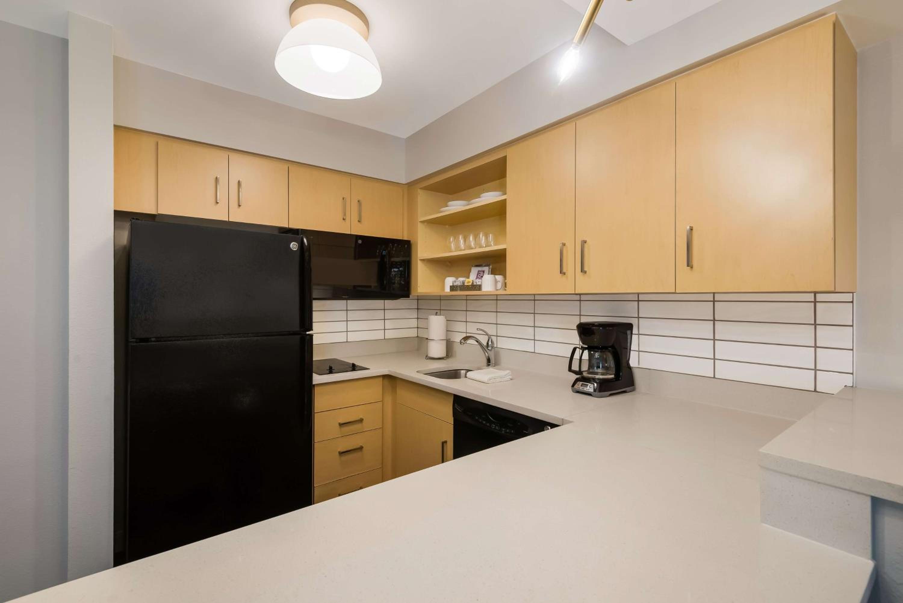Two-Bedroom Suite with King and Two Queens - Photo 2
