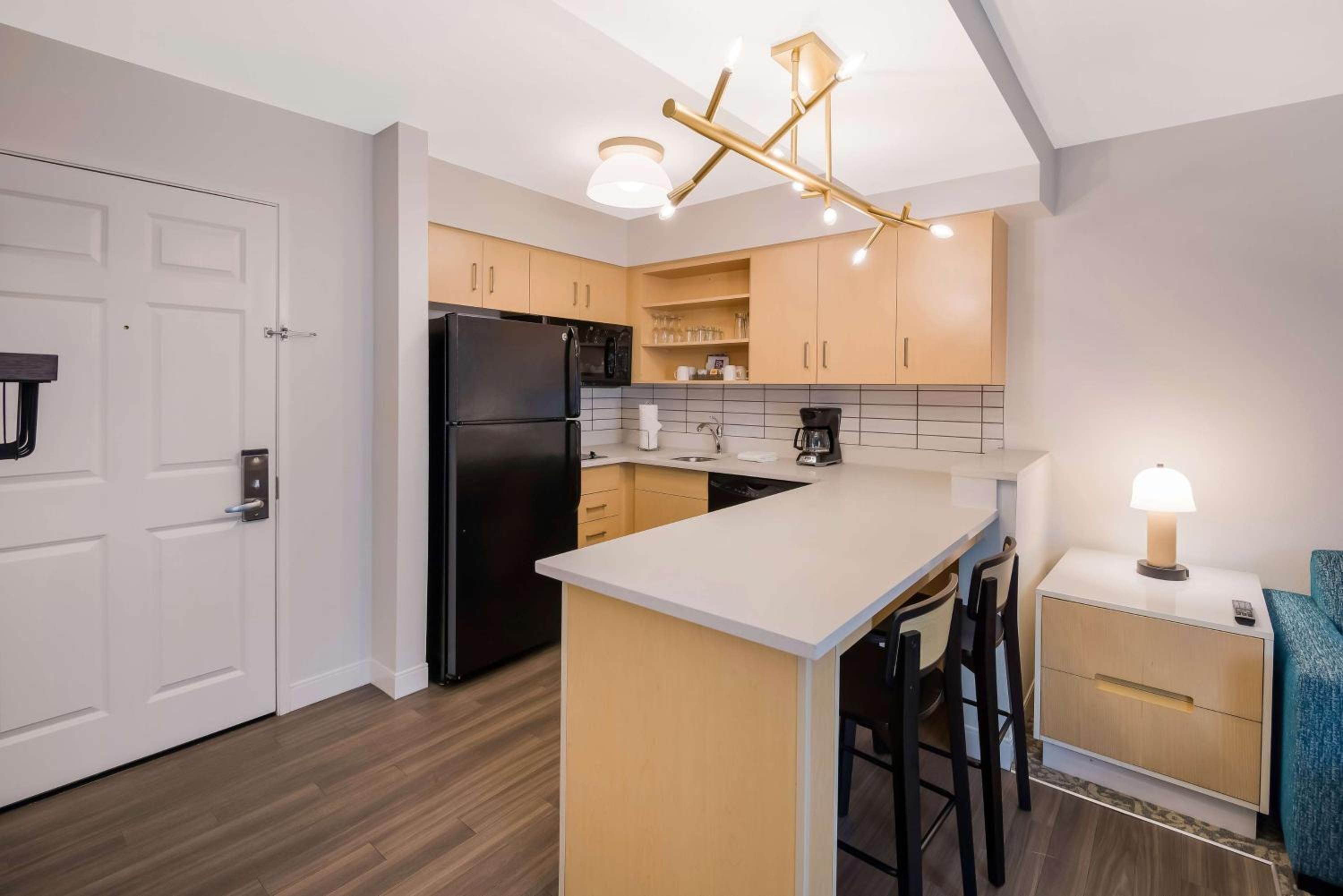 Two-Bedroom Suite with King and Two Queens - Photo 12
