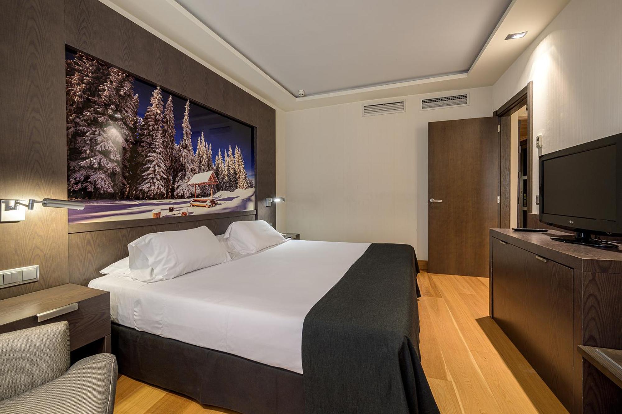 Double or Twin Room - Photo 4