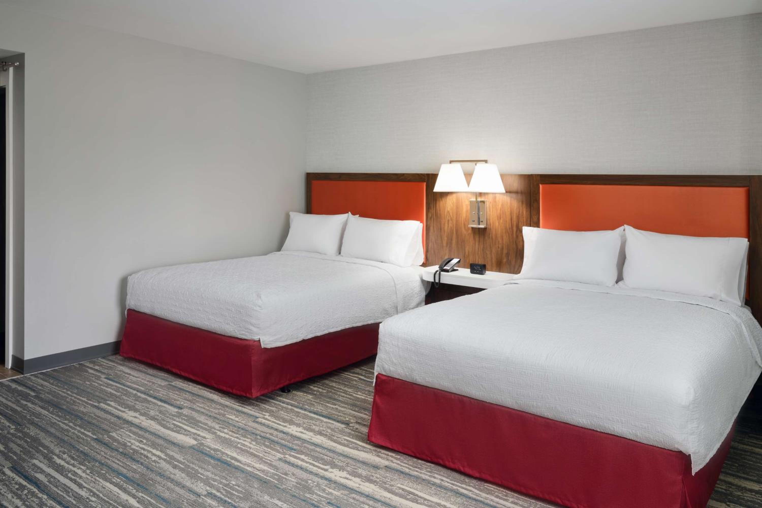 Large Queen Room with Two Queen Beds - Photo 2