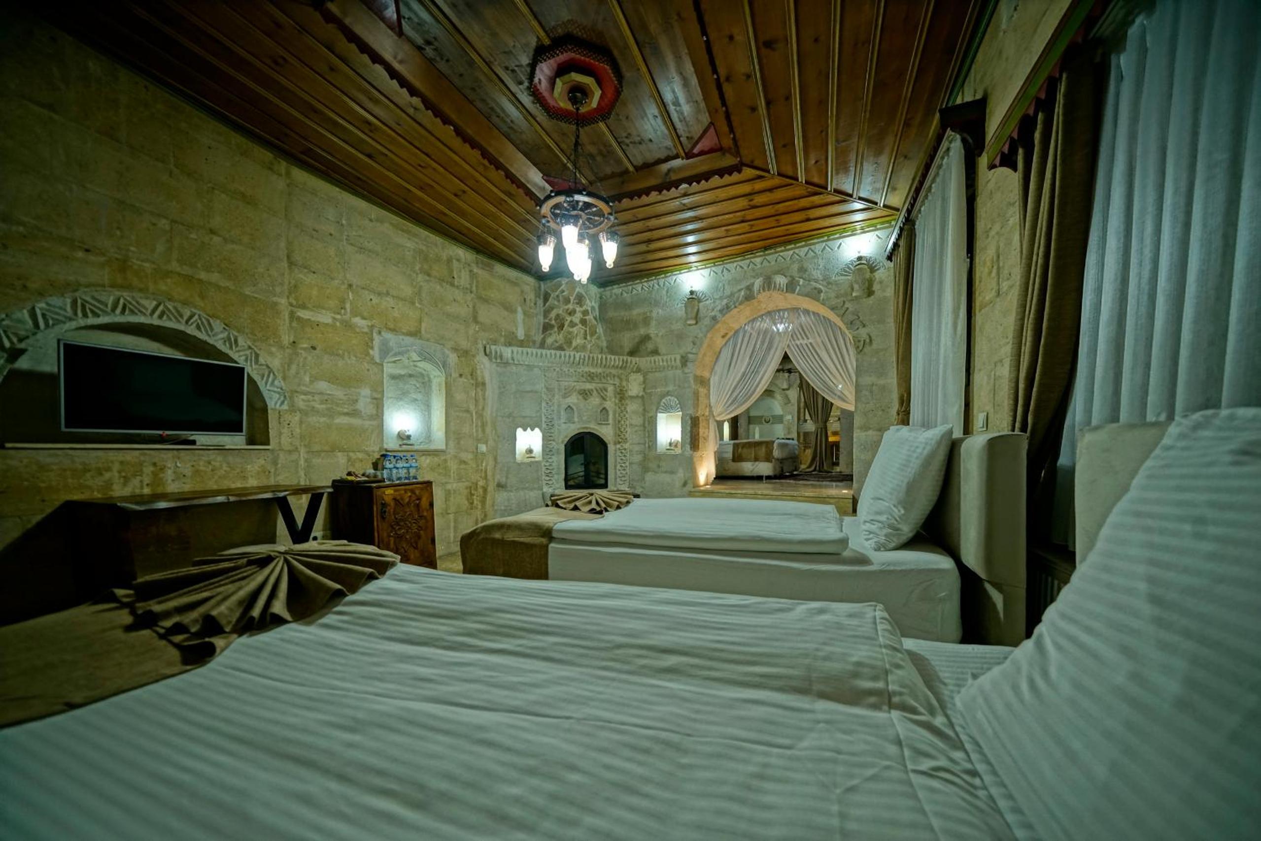 Family Cave Room photo 1