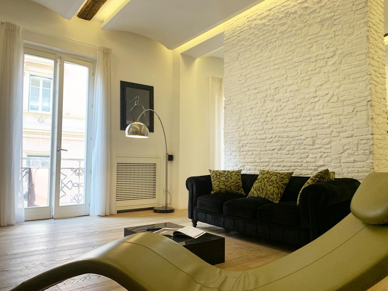 Four-Bedroom Deluxe Apartment