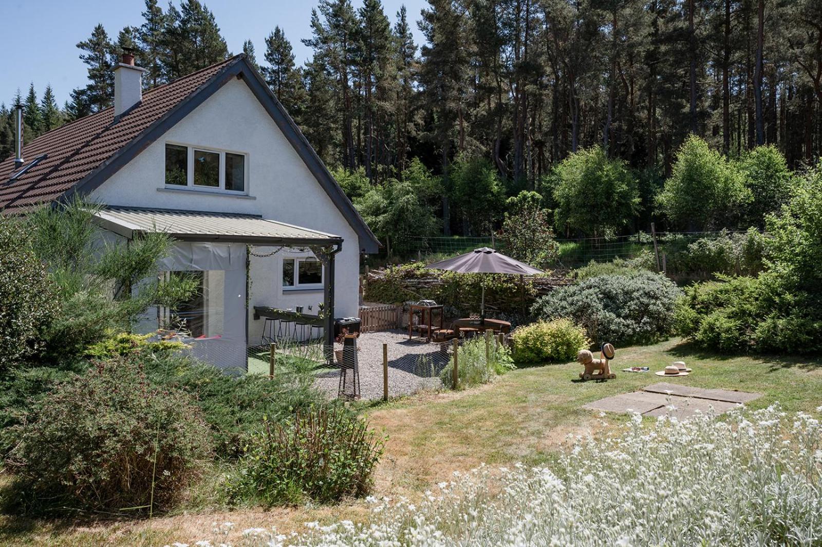Four-Bedroom House photo 2