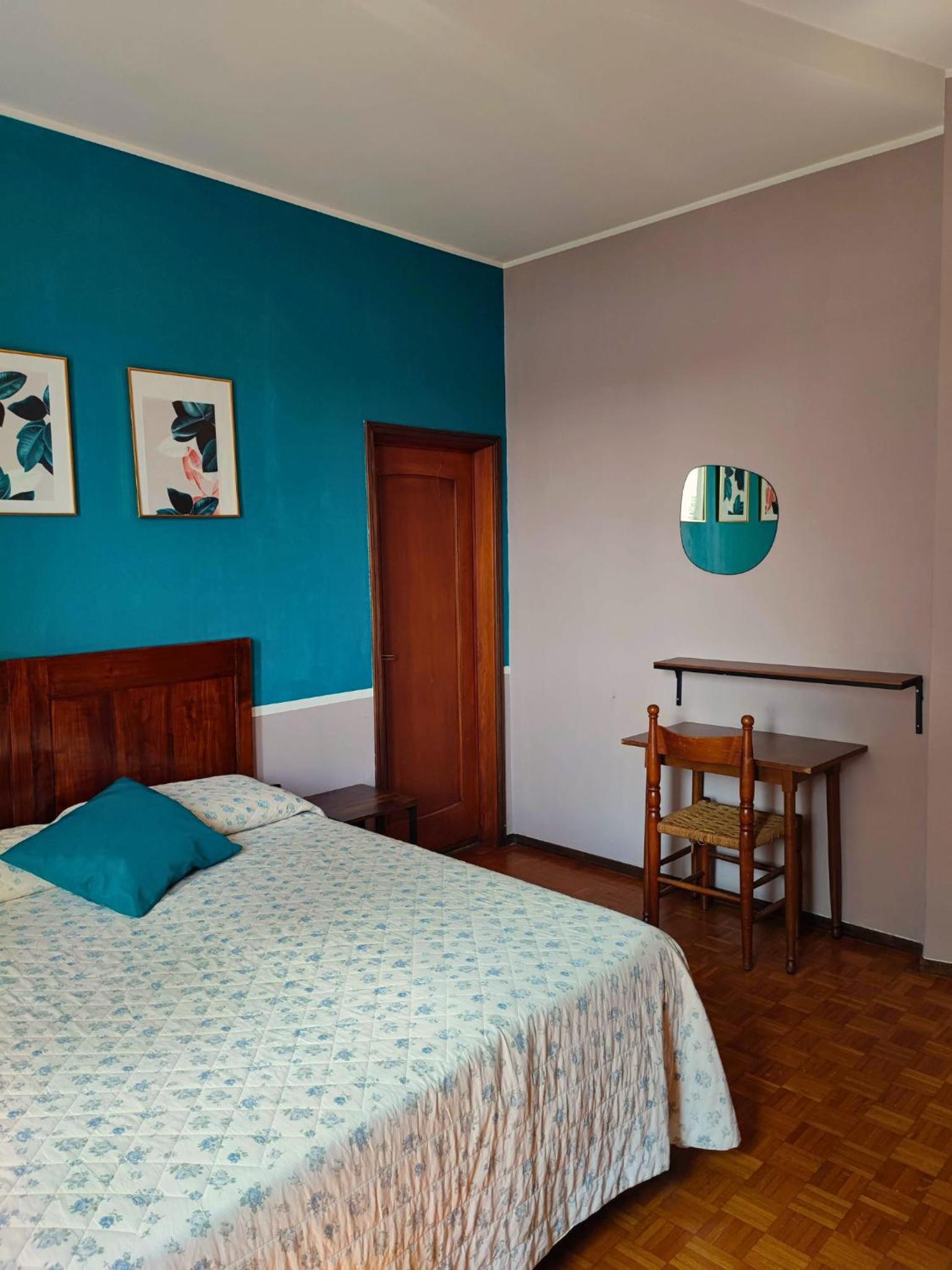 Double Room with Shared Bathroom photo 3