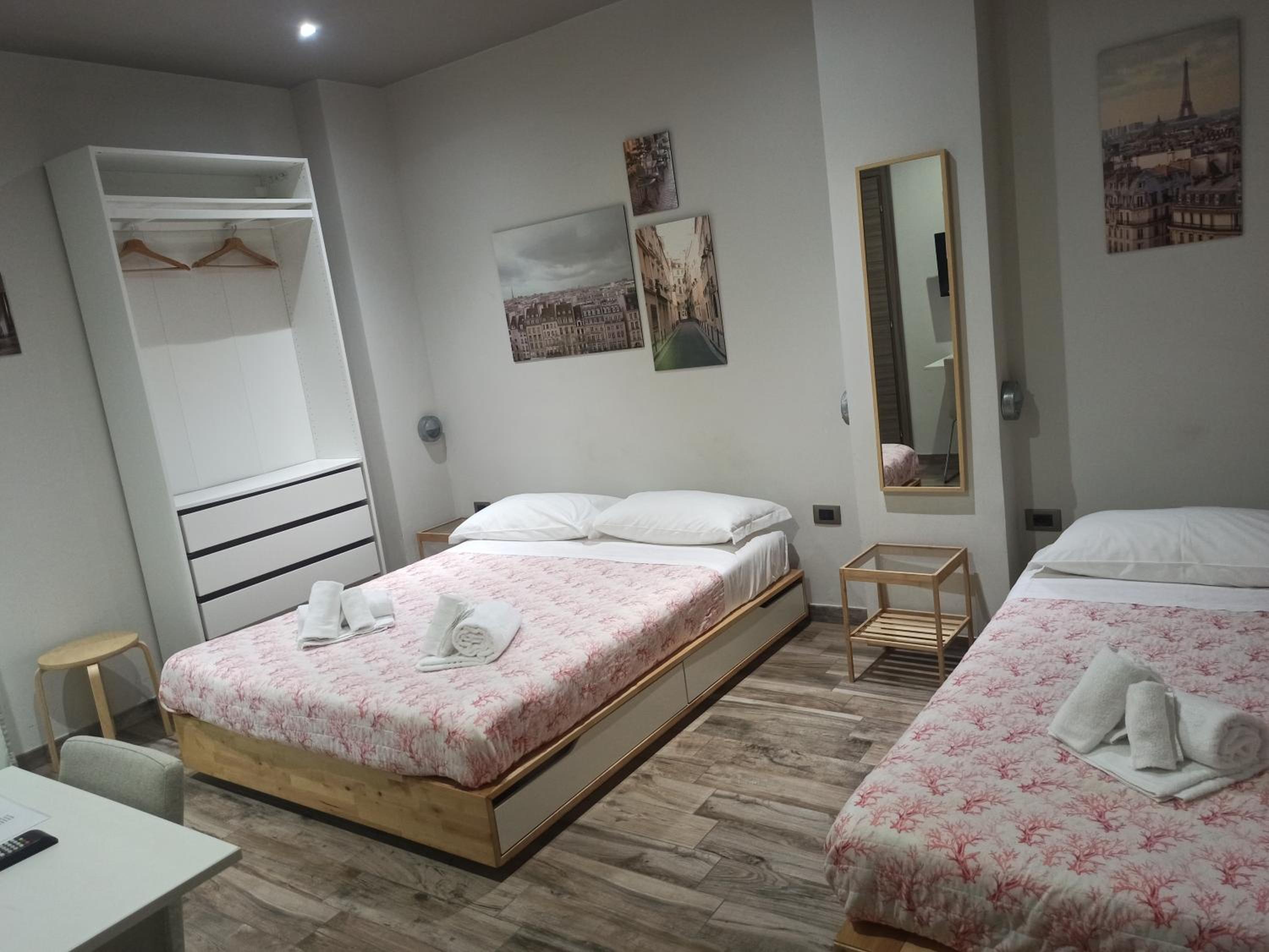 Triple Room with Private Bathroom - Photo 1