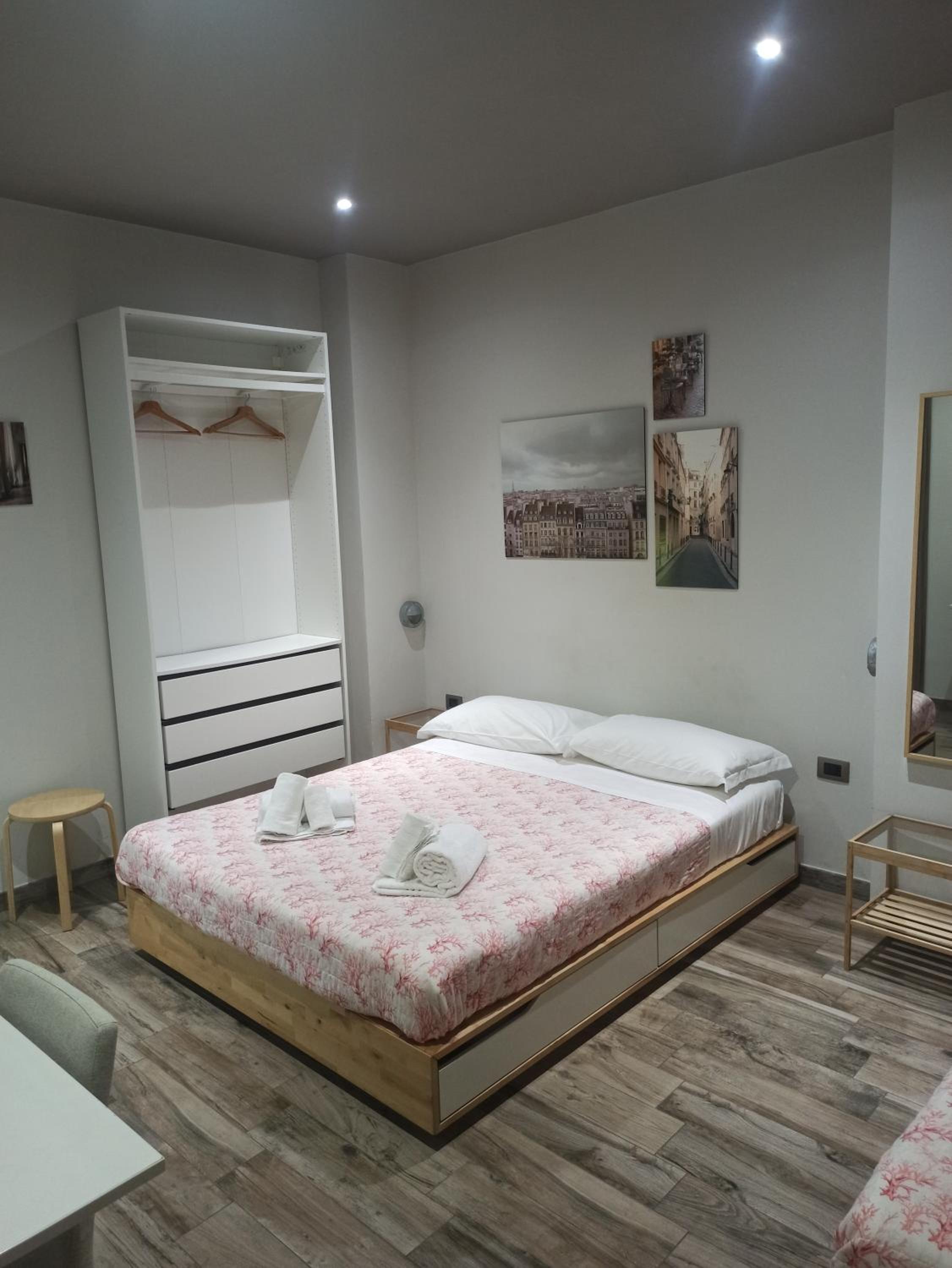 Triple Room with Private Bathroom - Photo 6