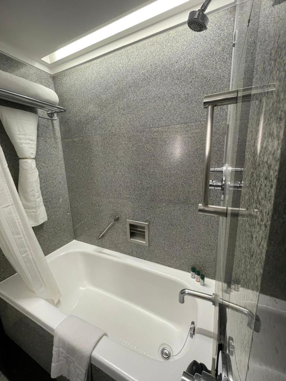 Sea Facing room – 1 Double bed - Photo 7